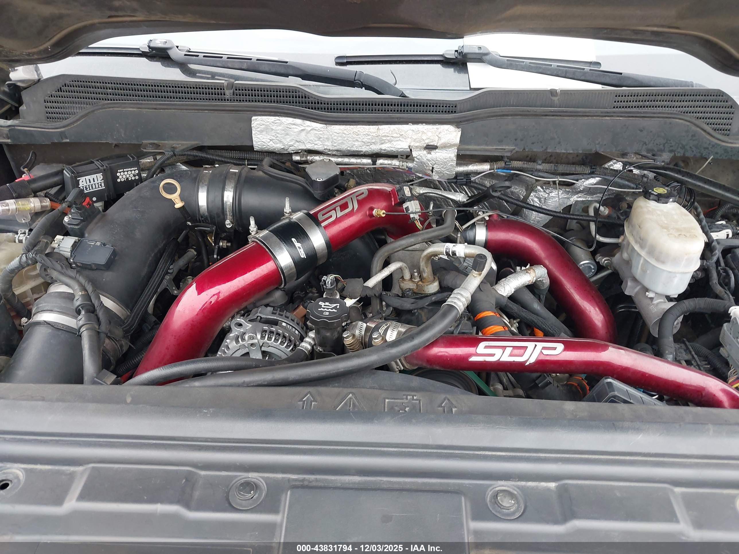 CHEVROLET SILVERADO image 10