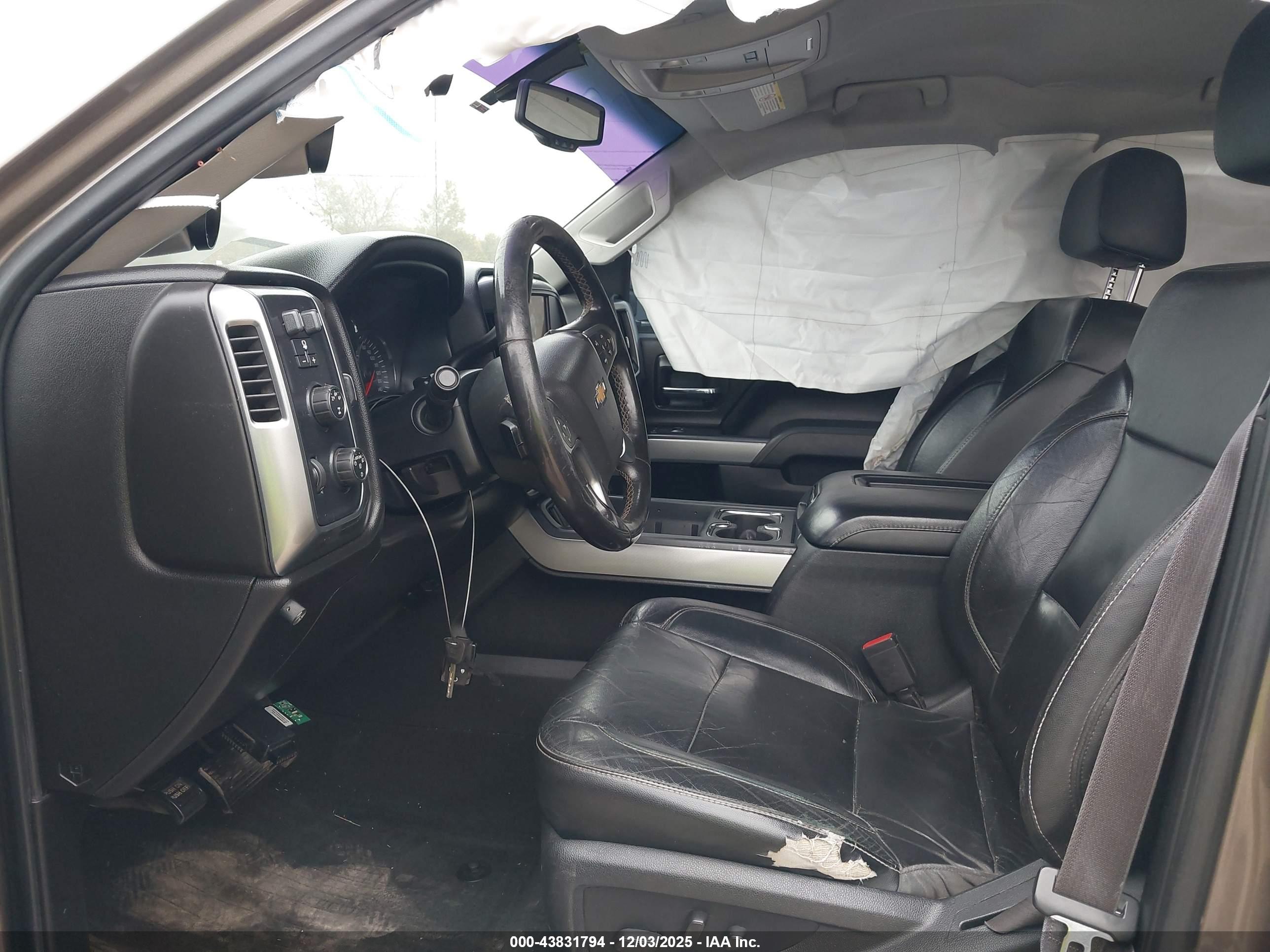 CHEVROLET SILVERADO image 5