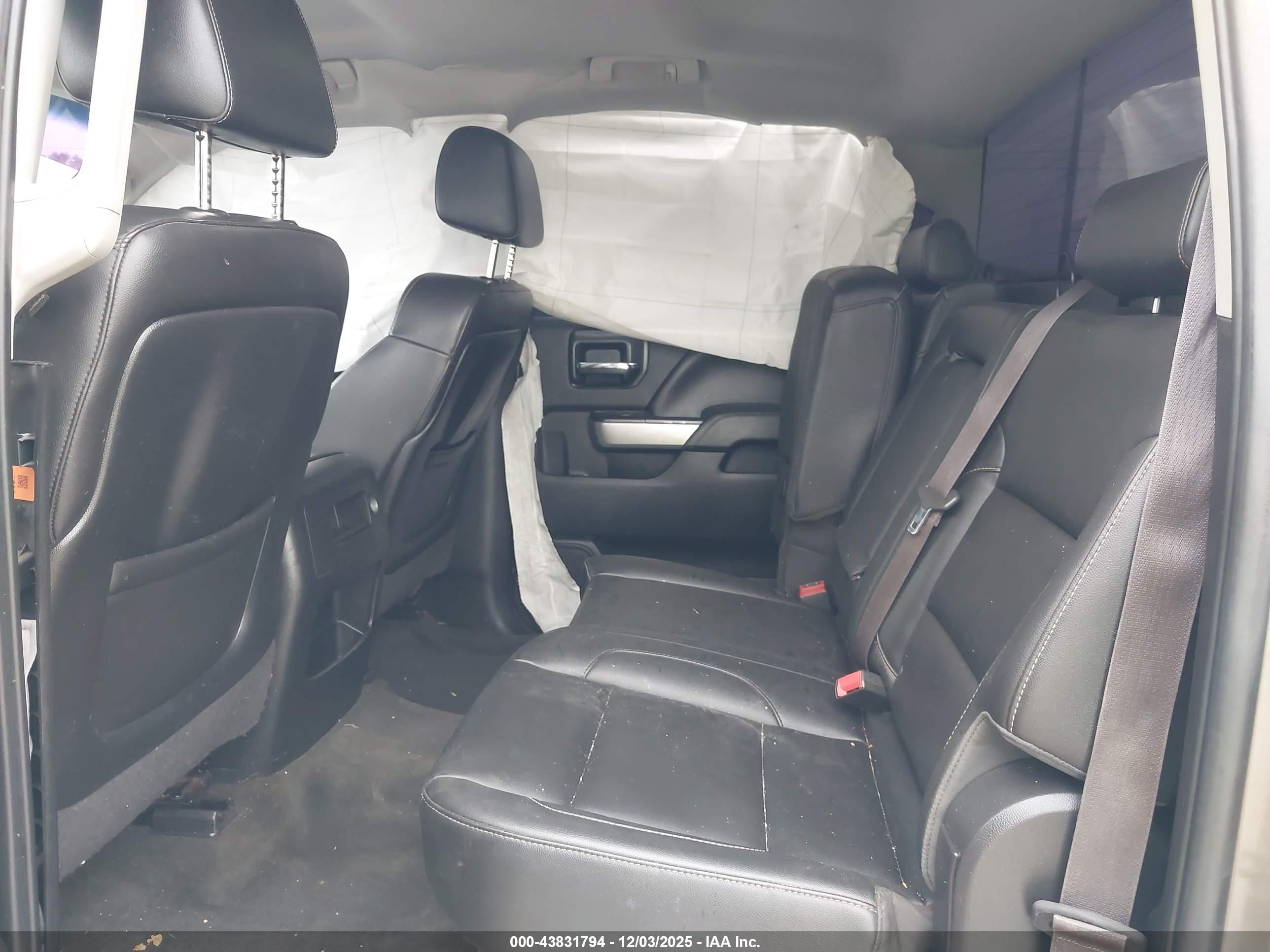 CHEVROLET SILVERADO image 8