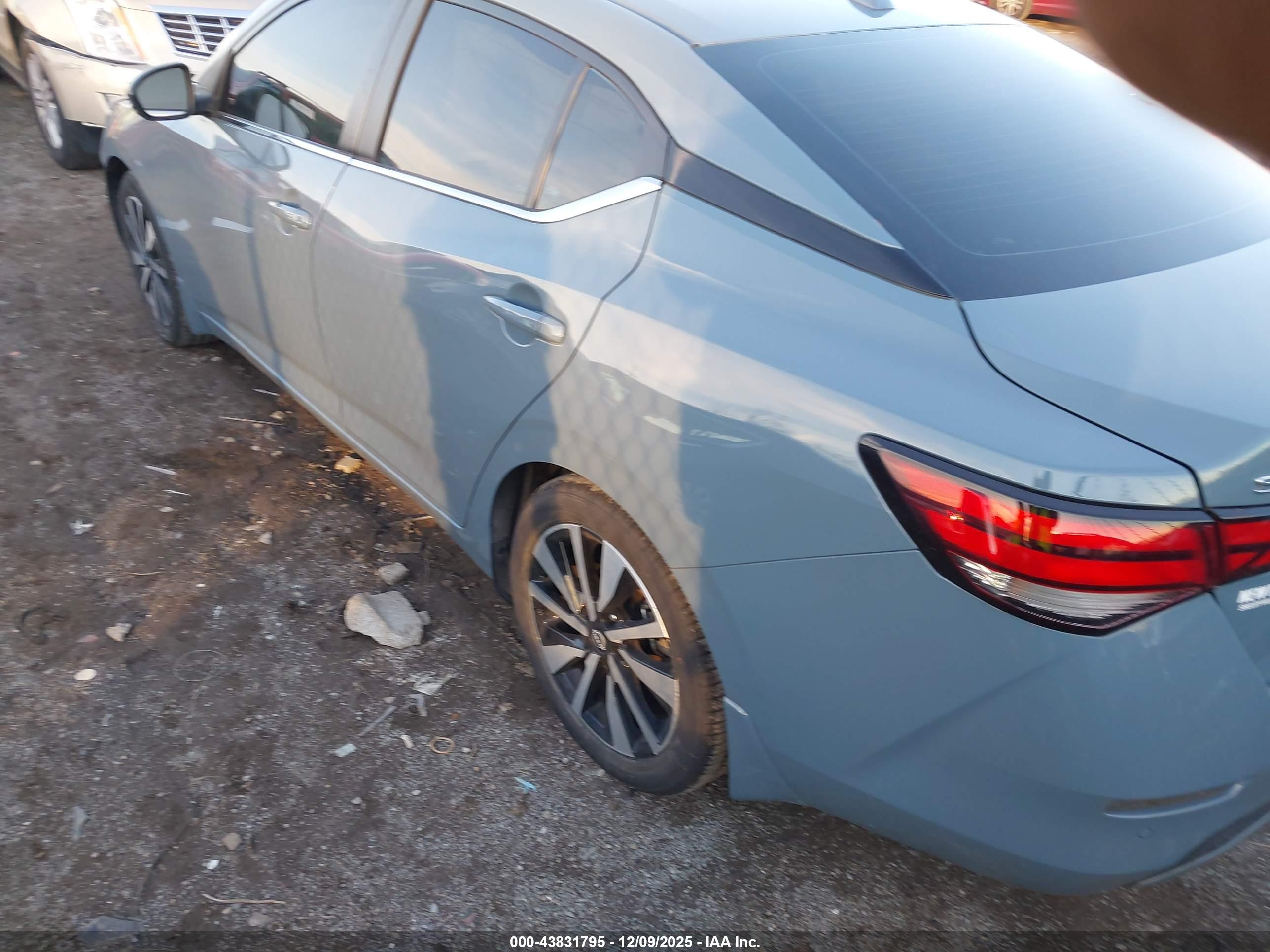 NISSAN SENTRA image 3