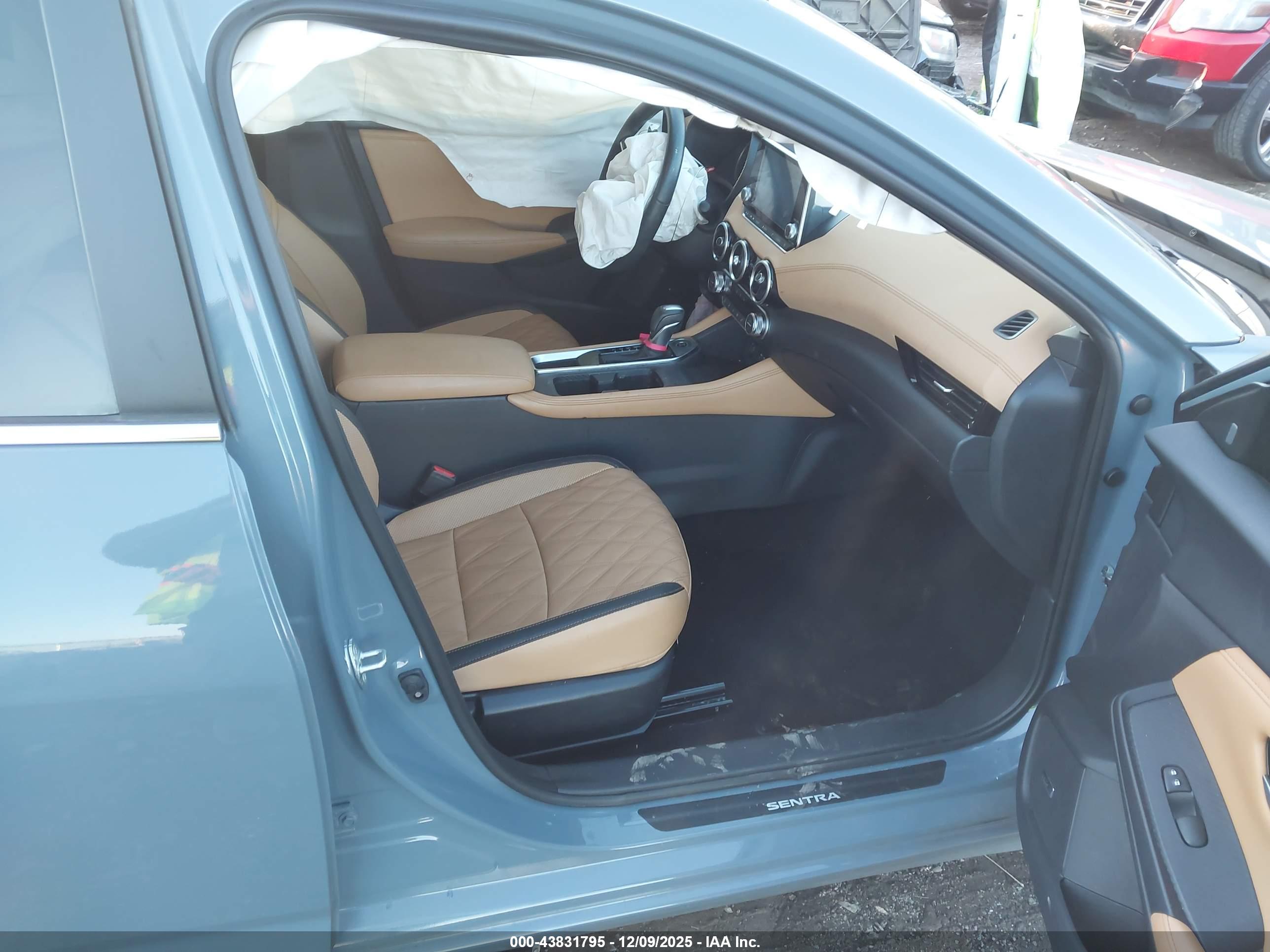 NISSAN SENTRA image 5
