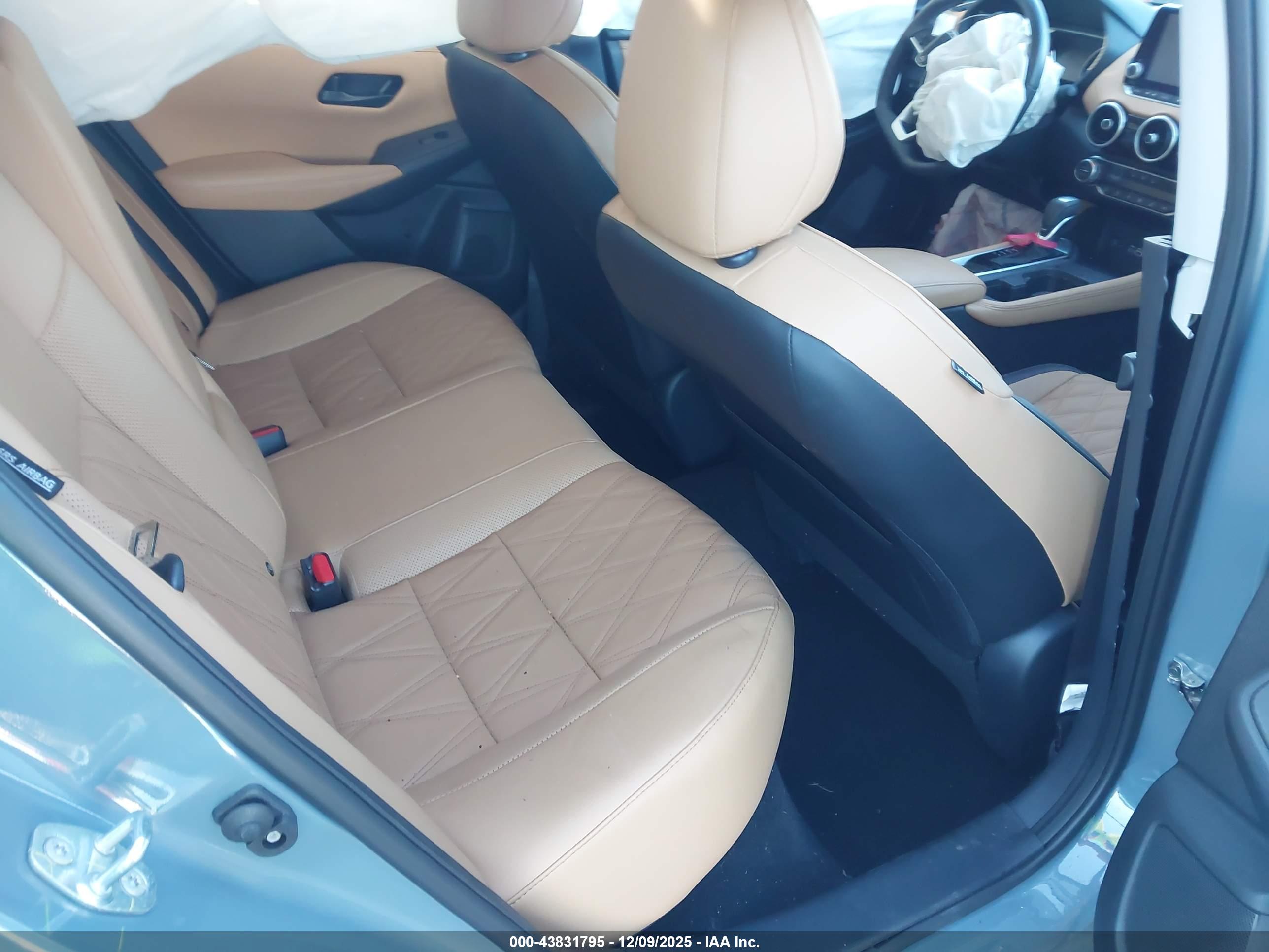 NISSAN SENTRA image 8