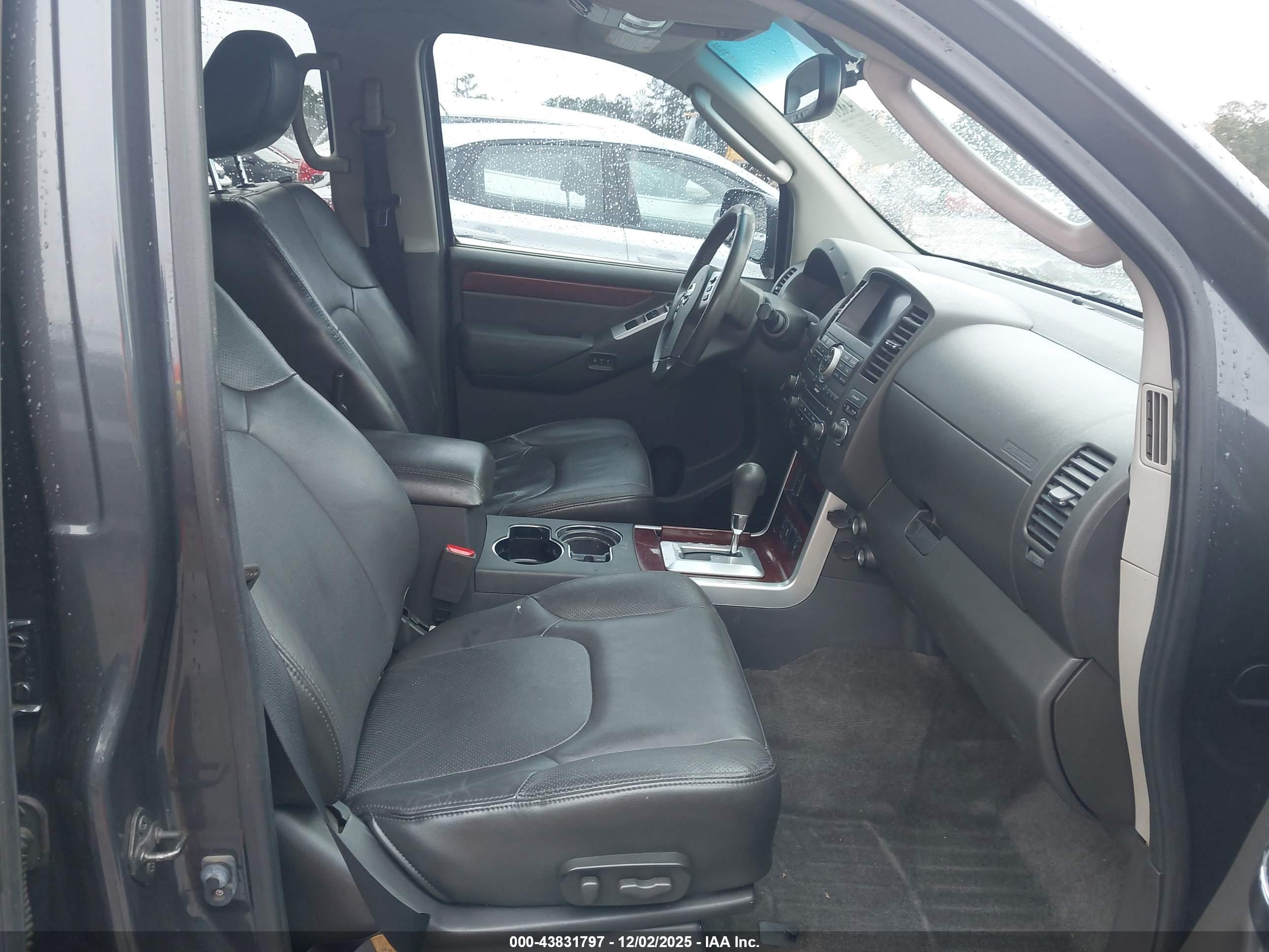 NISSAN PATHFINDER image 5