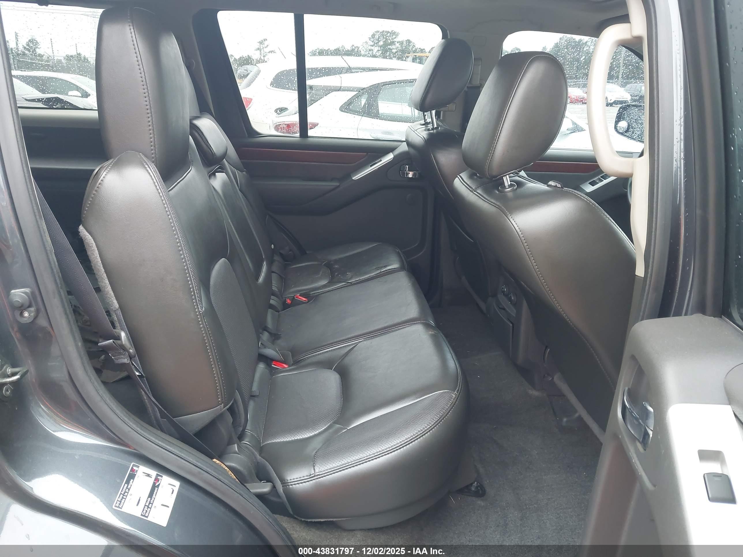 NISSAN PATHFINDER image 8