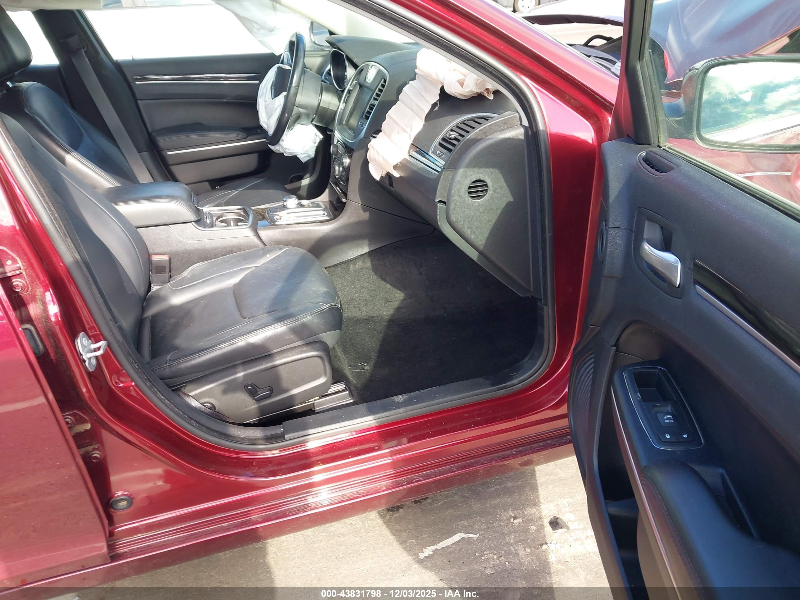 CHRYSLER 300 image 5