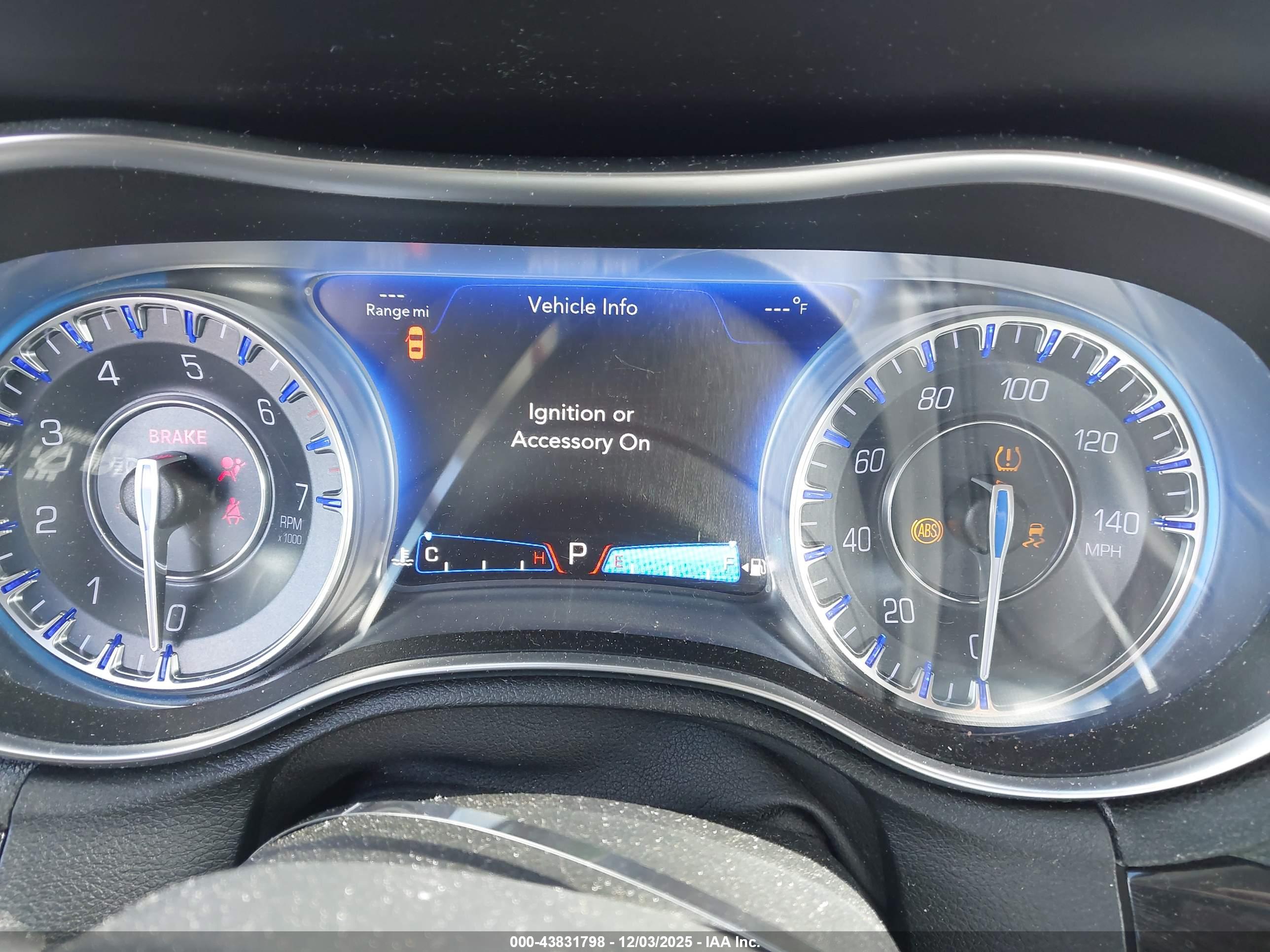 CHRYSLER 300 image 7
