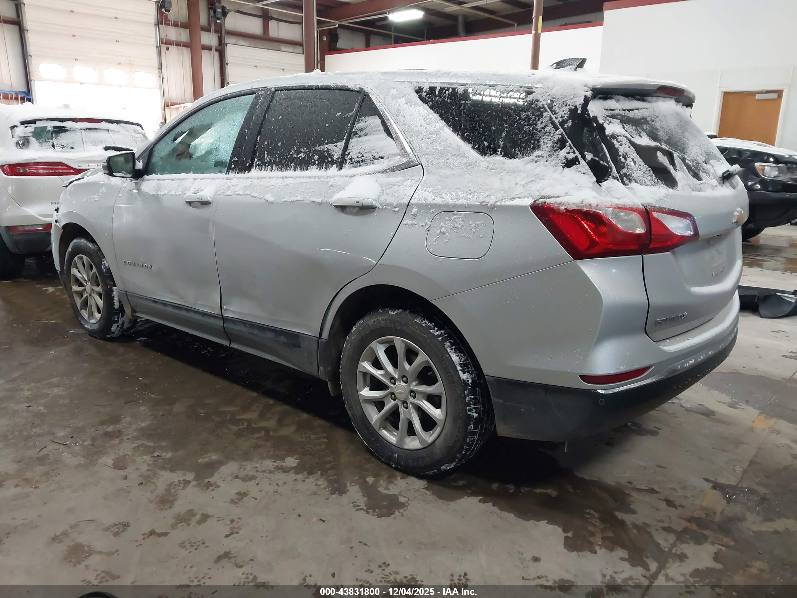 CHEVROLET EQUINOX image 3