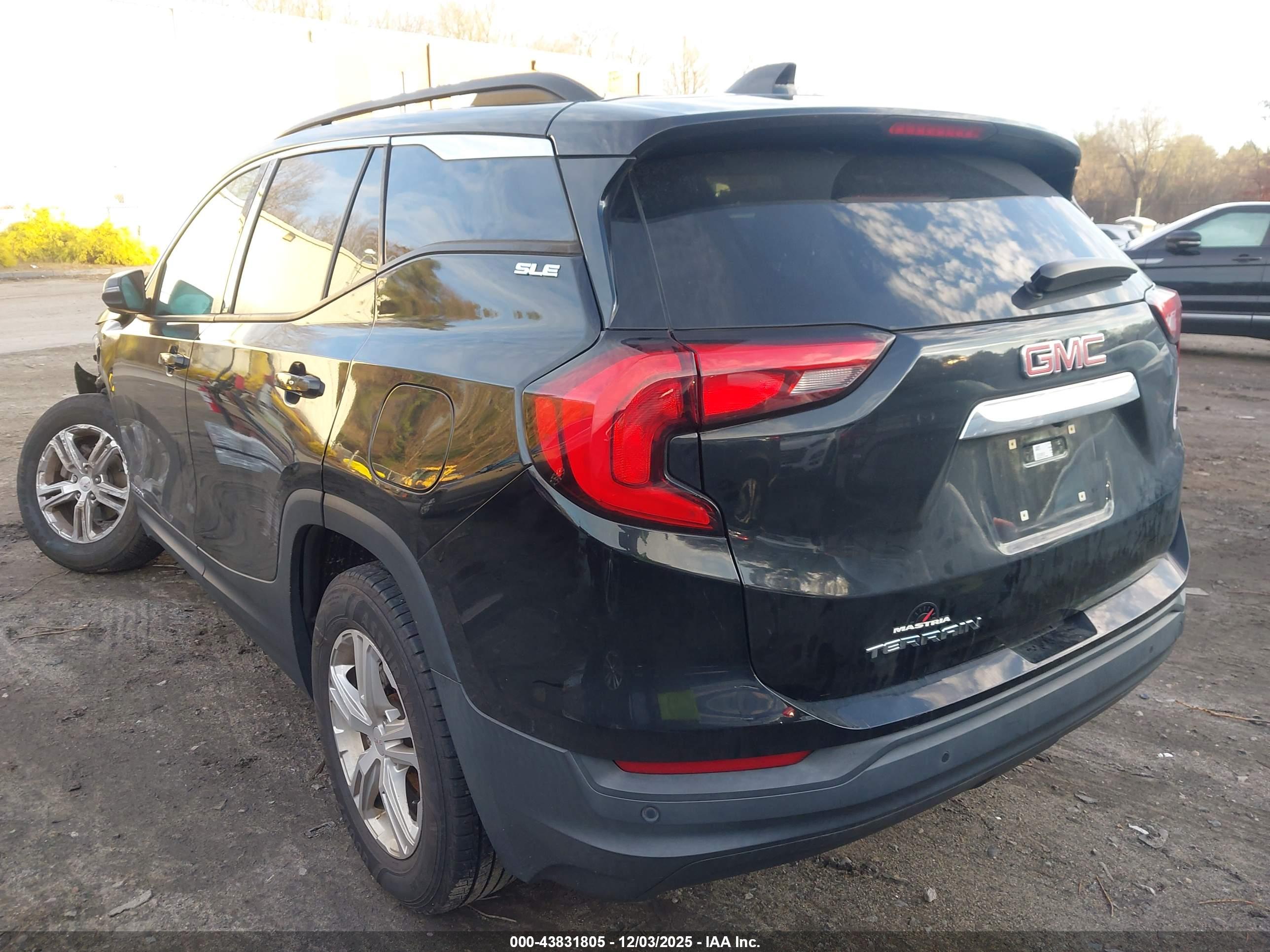 GMC TERRAIN image 3