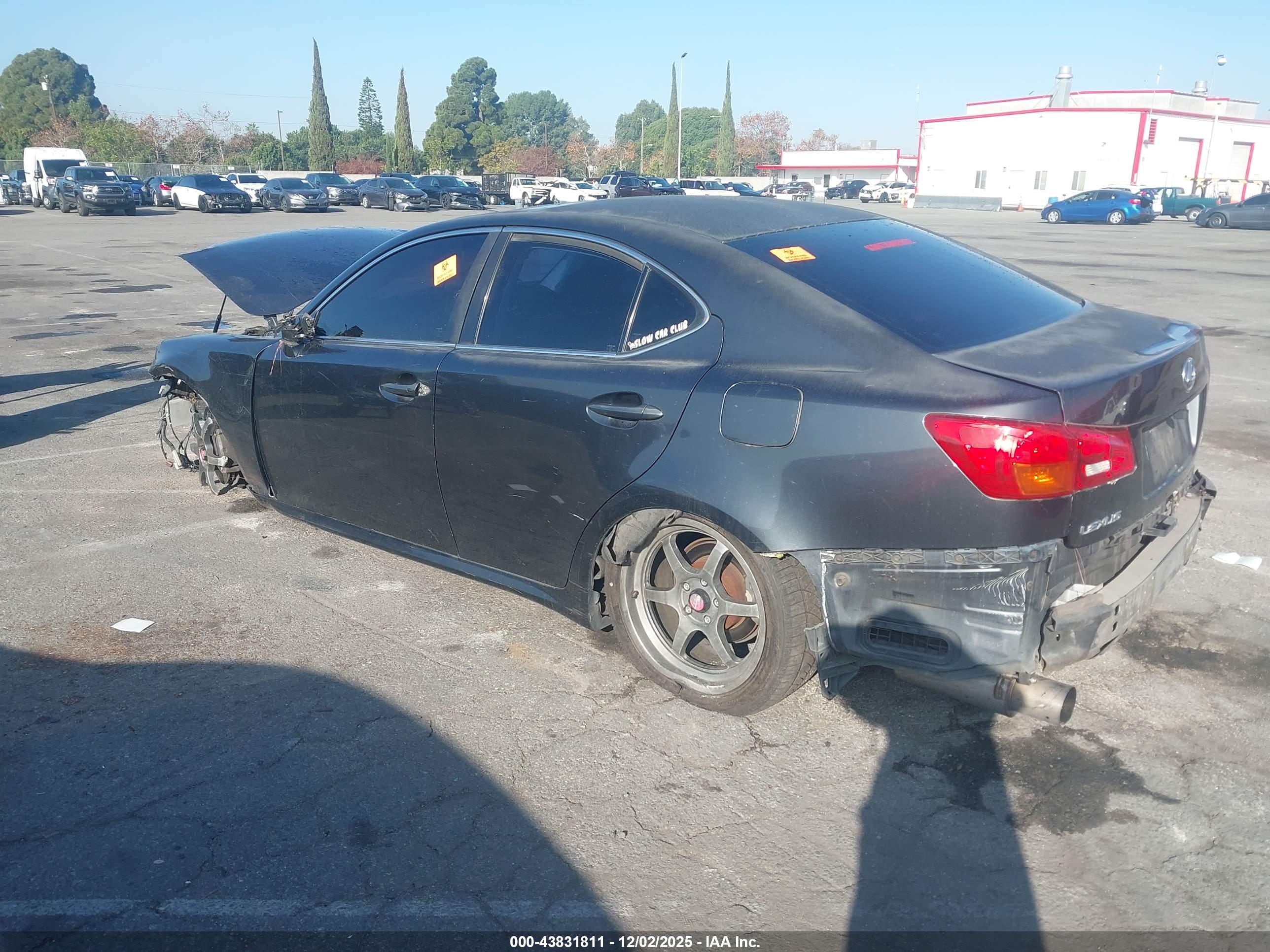 LEXUS IS image 3