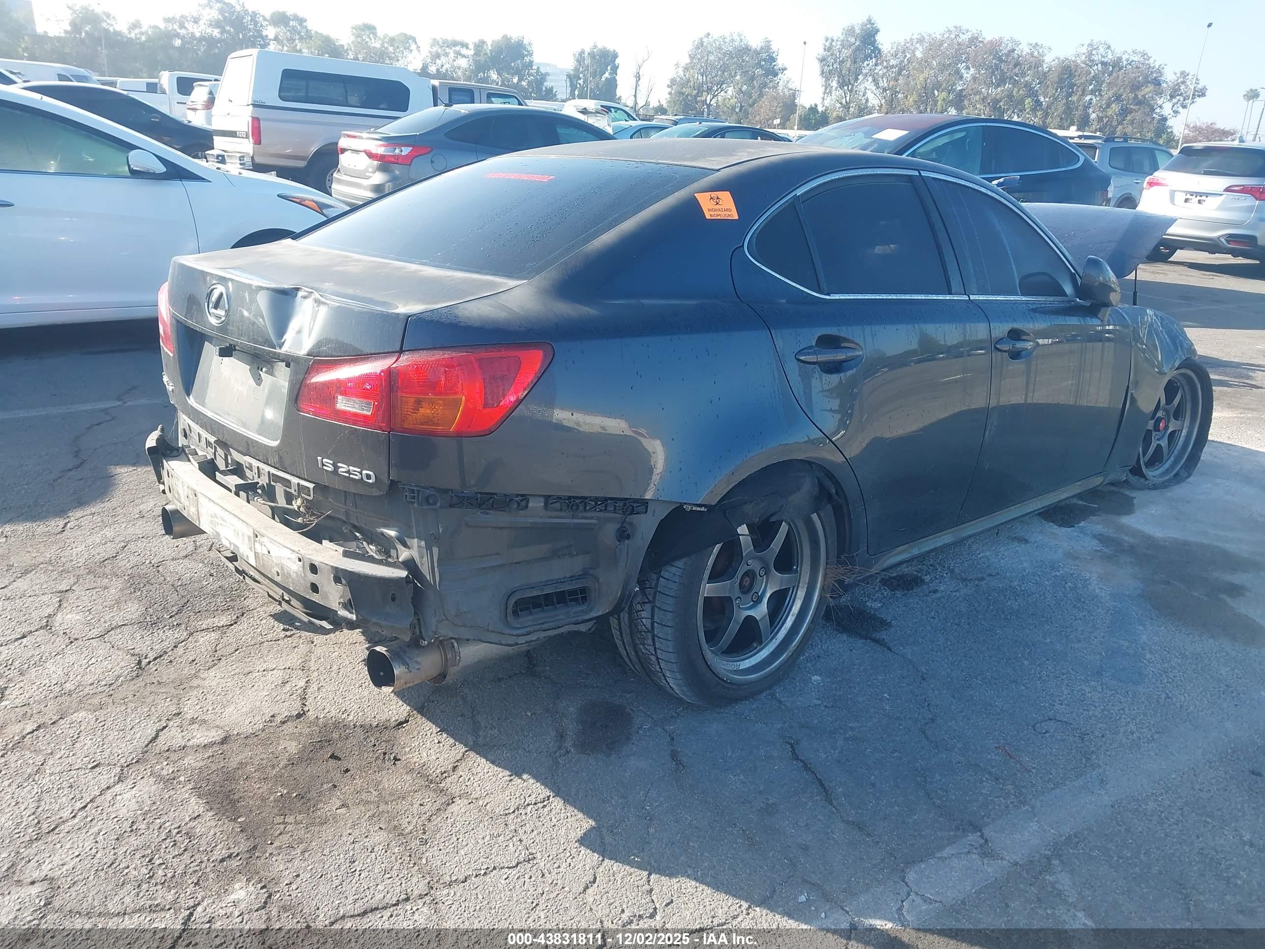 LEXUS IS image 4