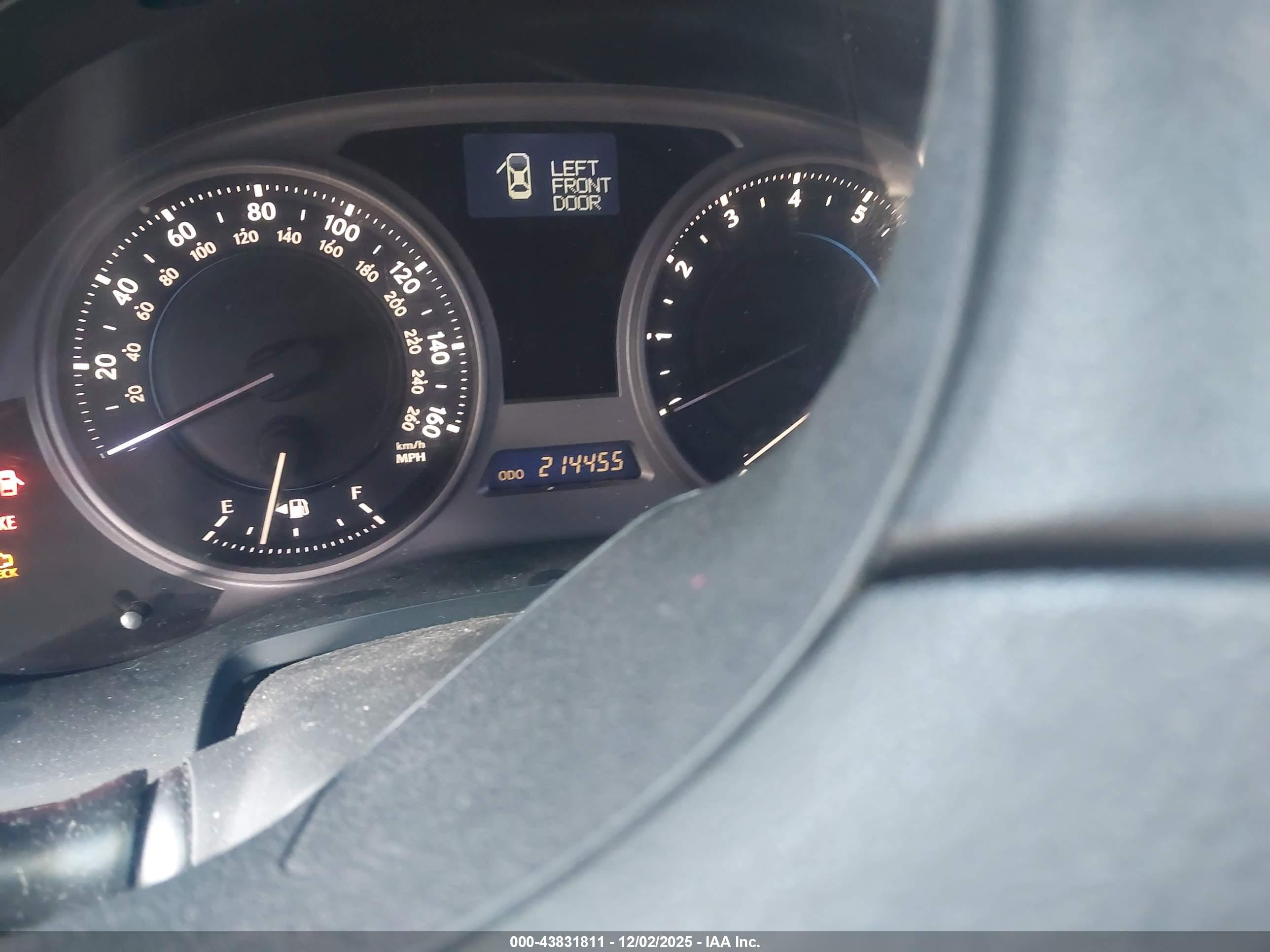 LEXUS IS image 7