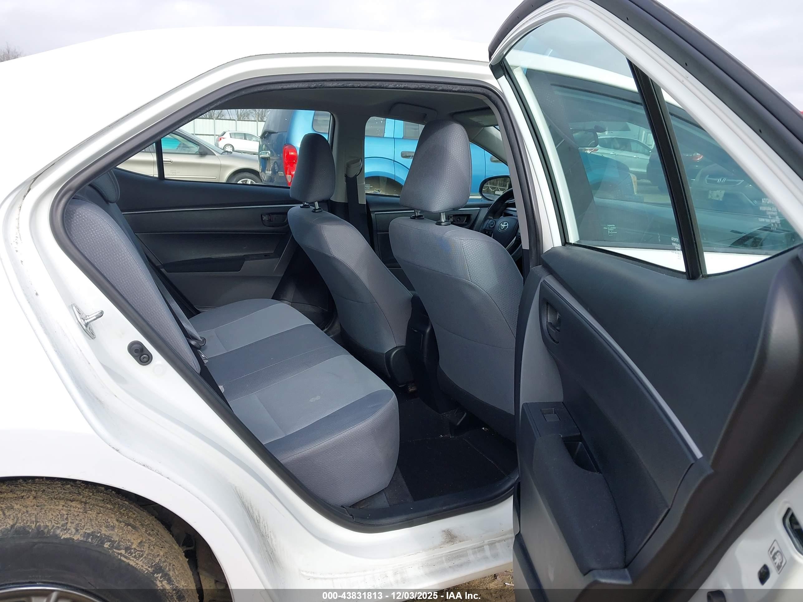 TOYOTA COROLLA image 8