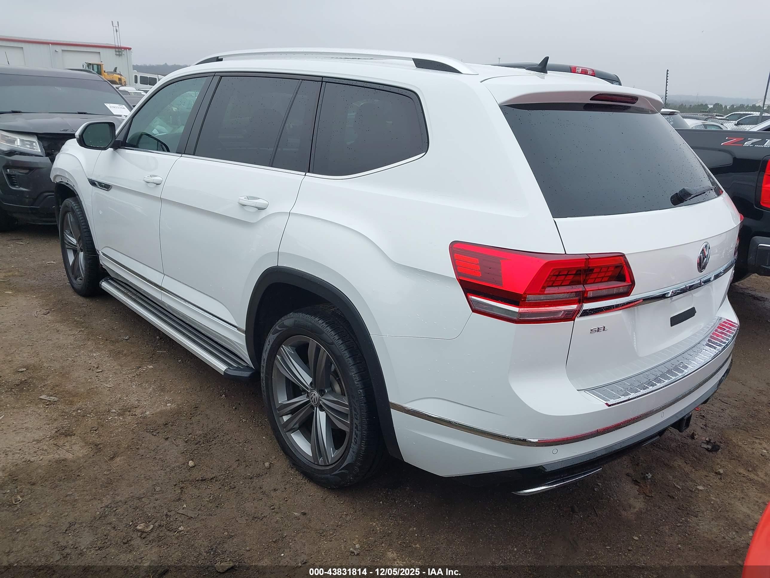 VOLKSWAGEN ATLAS image 3