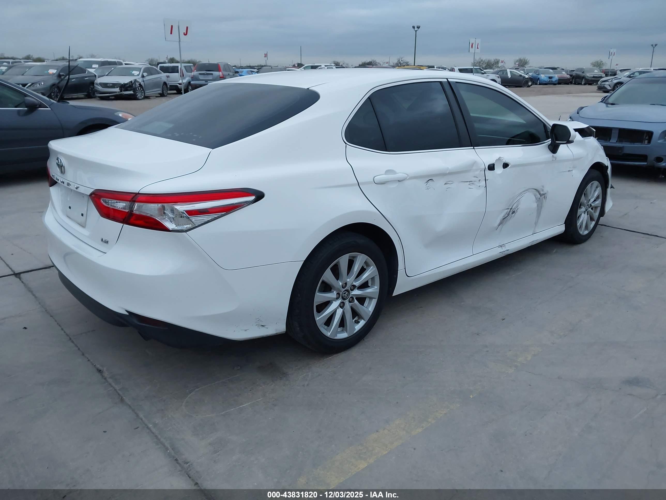 TOYOTA CAMRY image 4