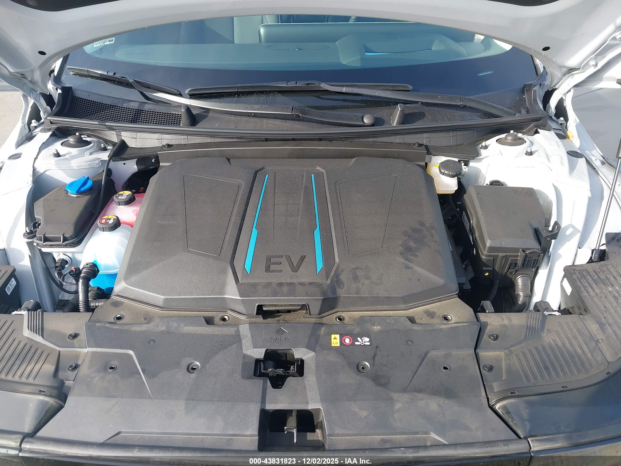 HYUNDAI IONIQ image 10
