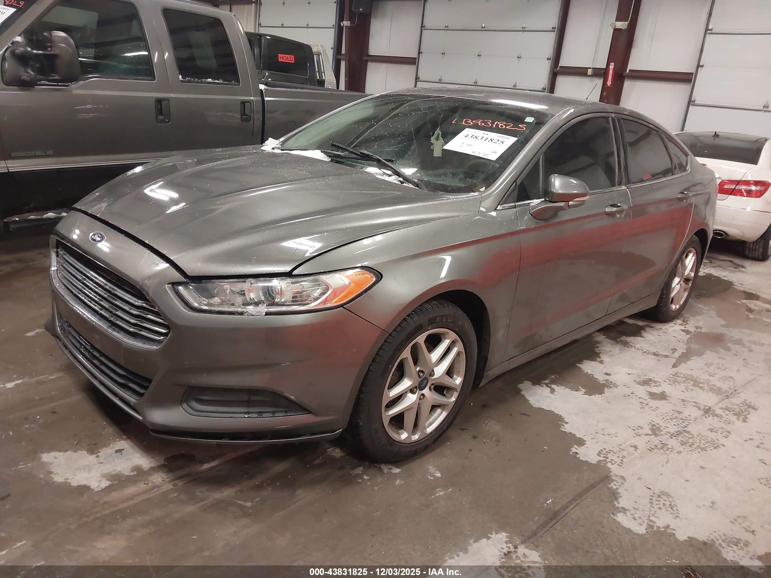 FORD FUSION image 2