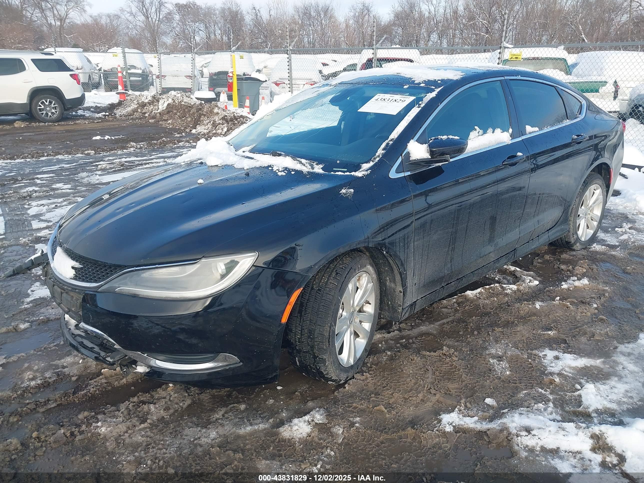 CHRYSLER 200 image 2