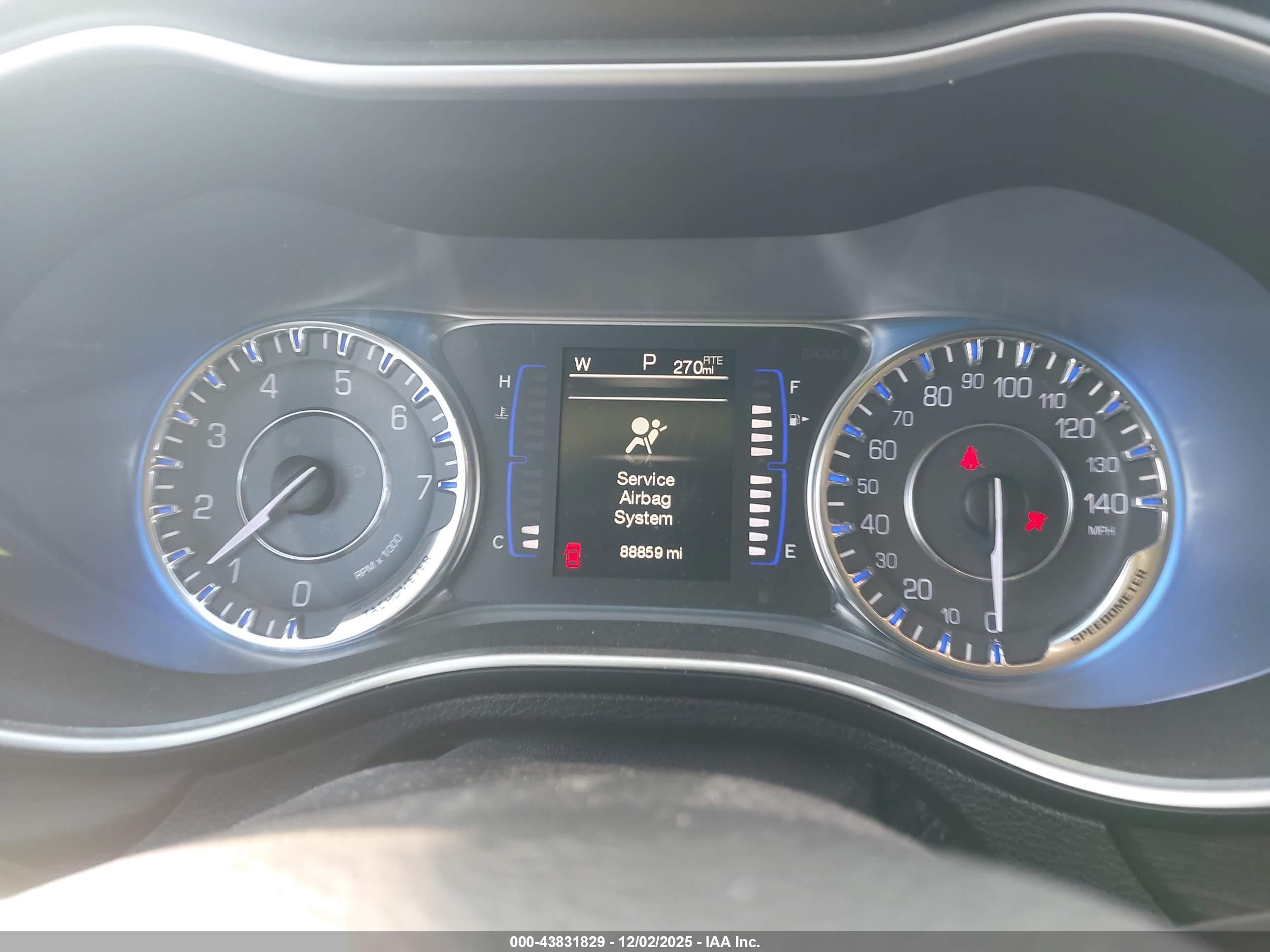CHRYSLER 200 image 7