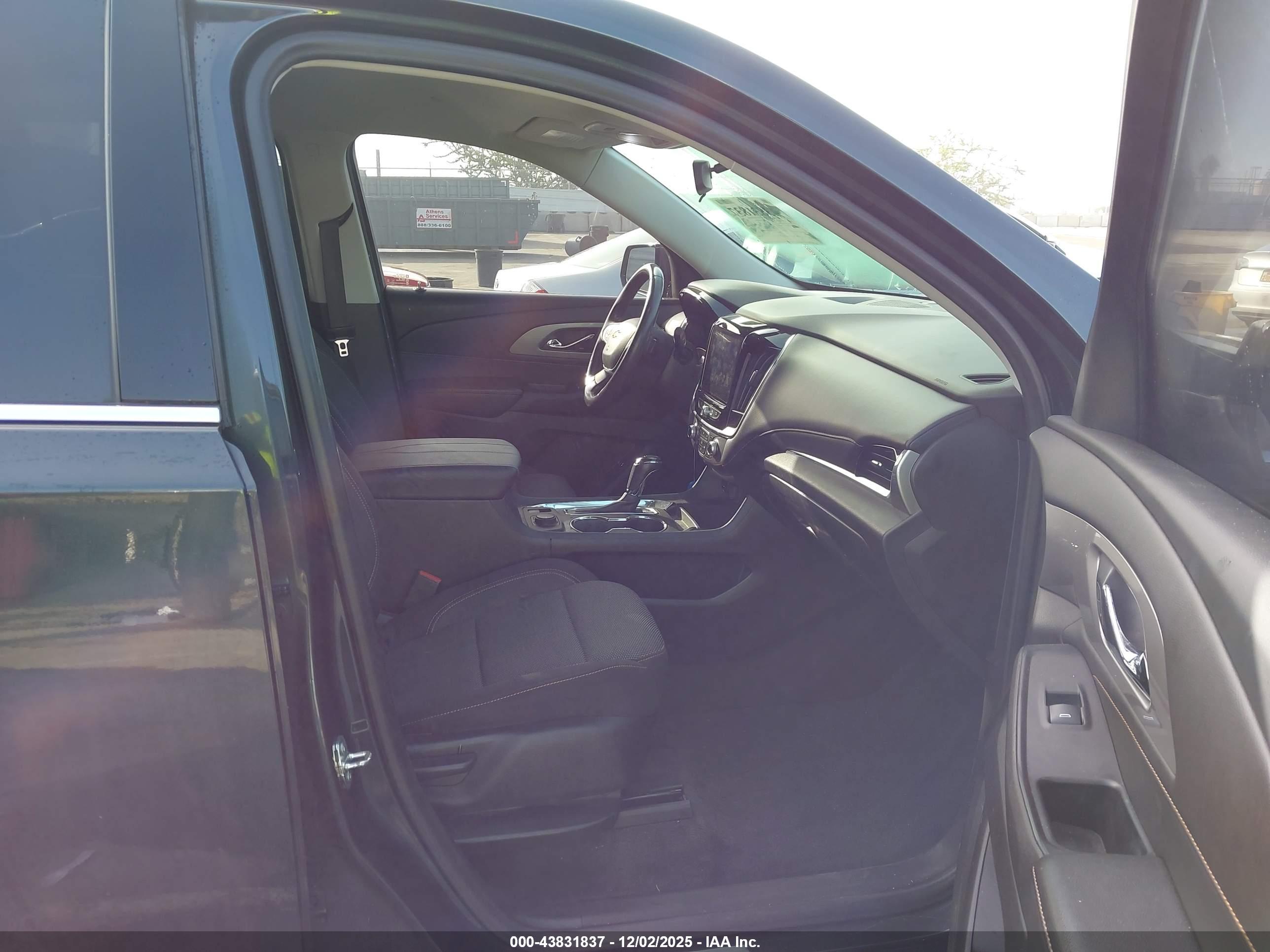 CHEVROLET TRAVERSE image 5