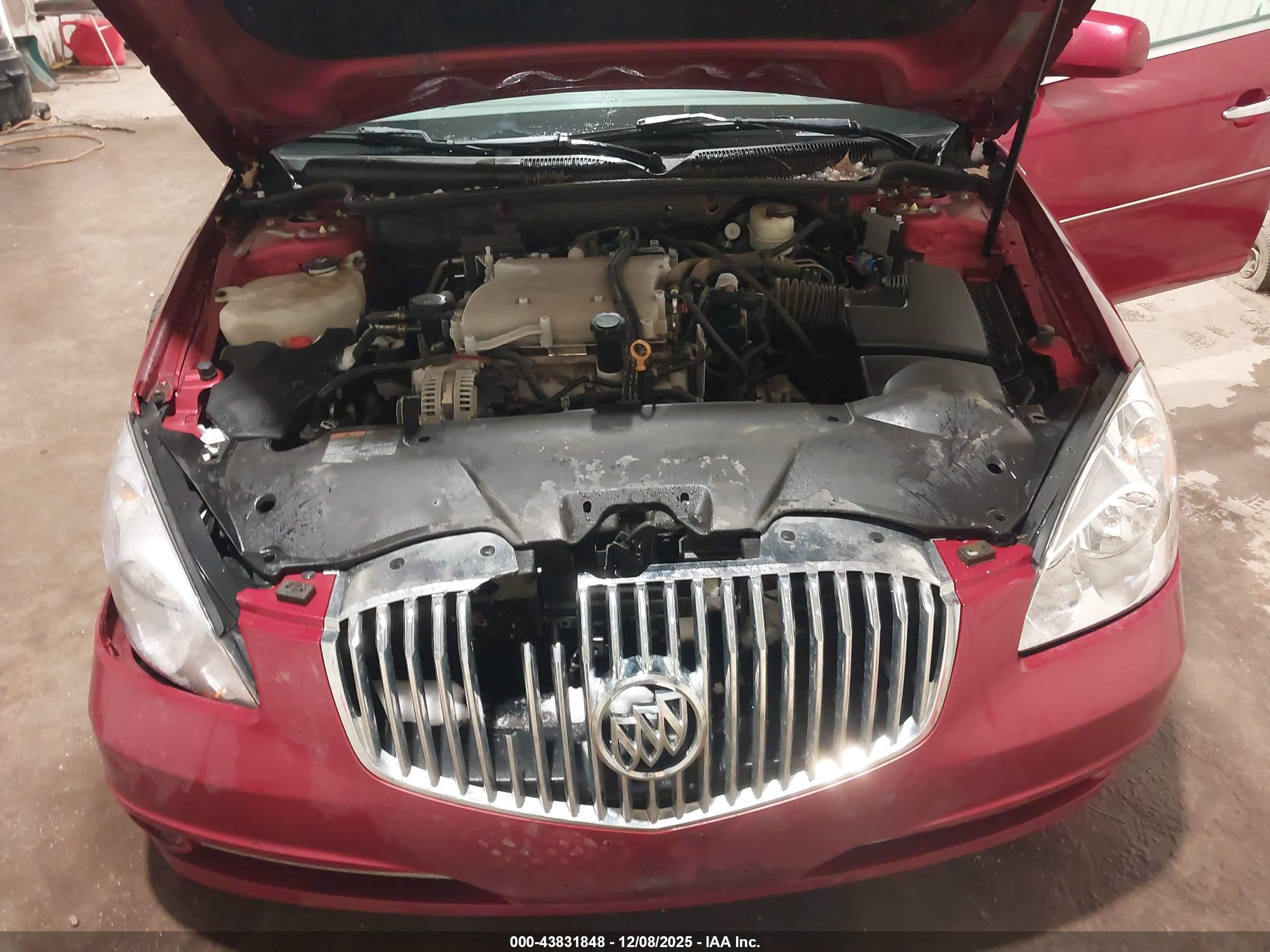BUICK LUCERNE image 10