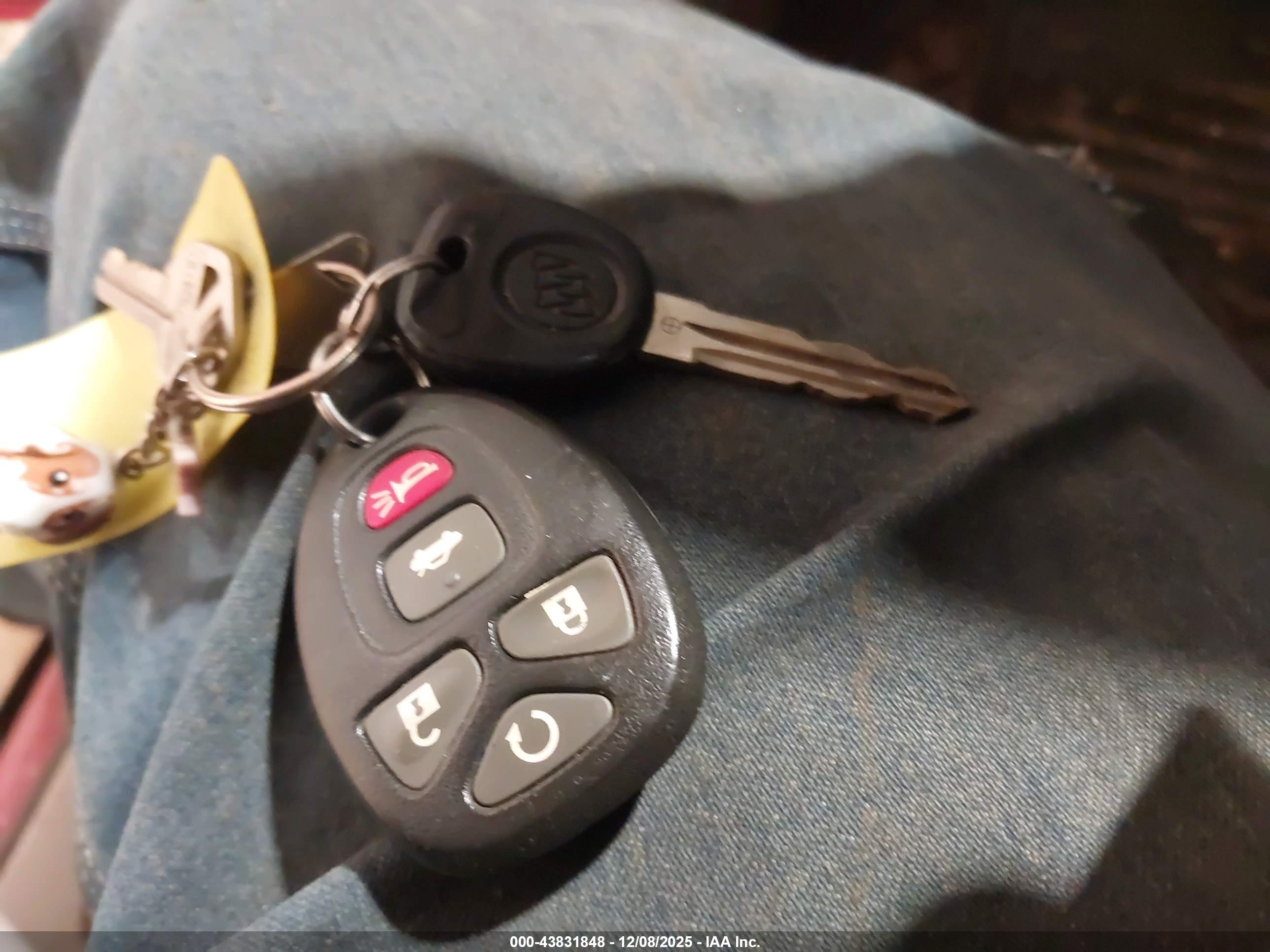 BUICK LUCERNE image 11