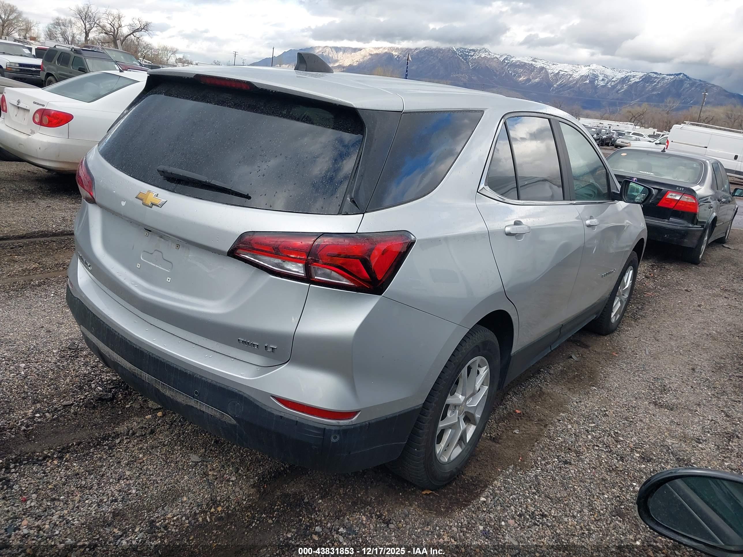 CHEVROLET EQUINOX image 4