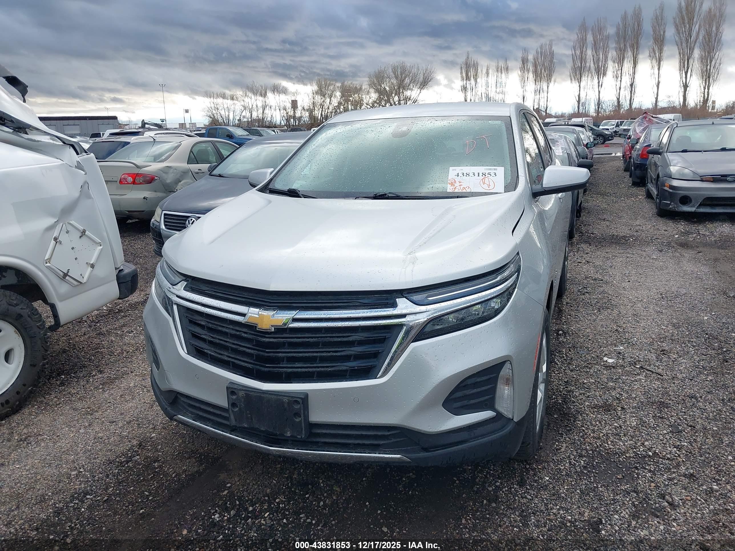 CHEVROLET EQUINOX image 6