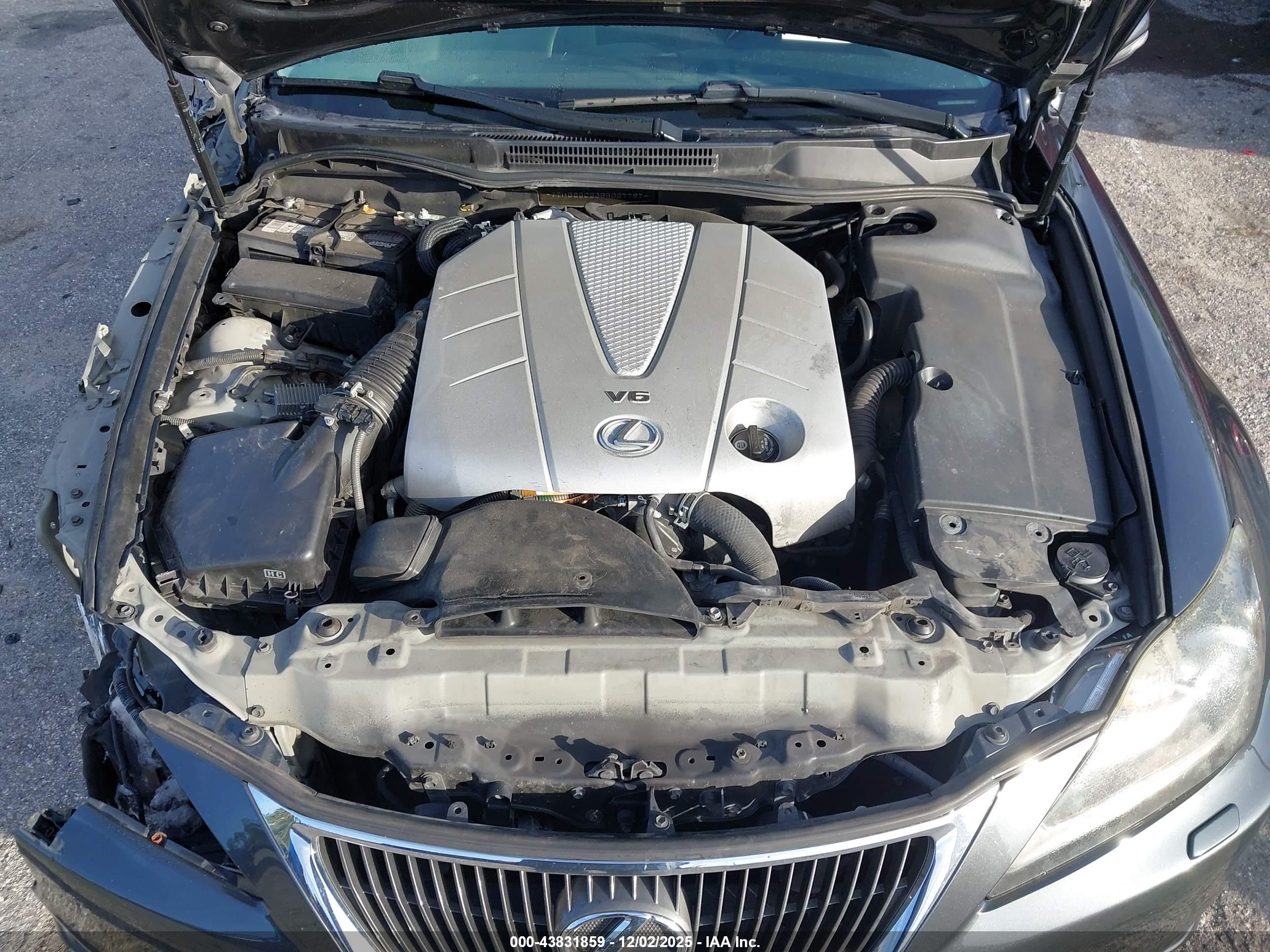 LEXUS IS image 10