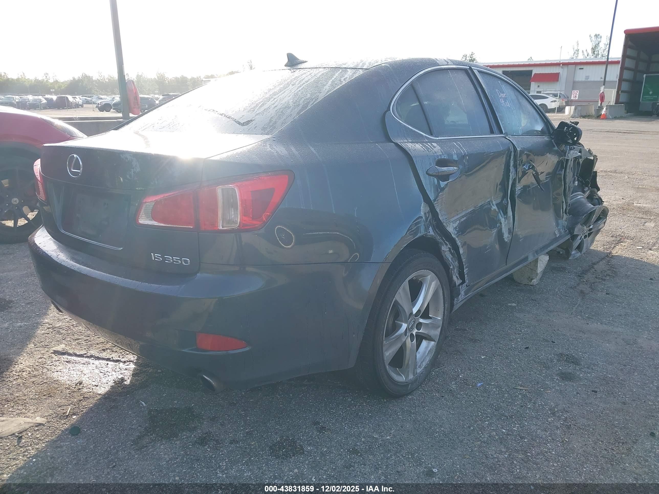 LEXUS IS image 4