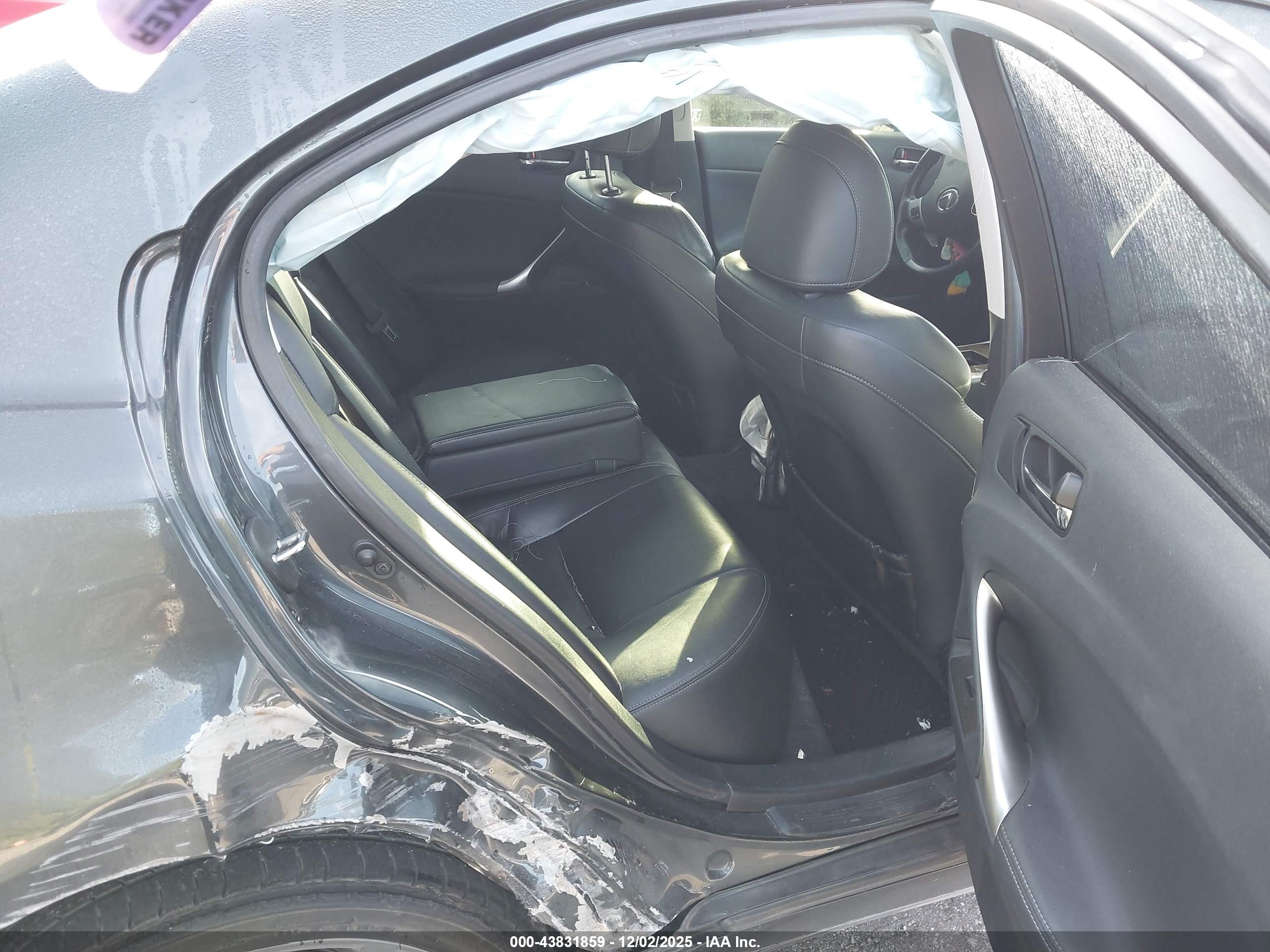 LEXUS IS image 8