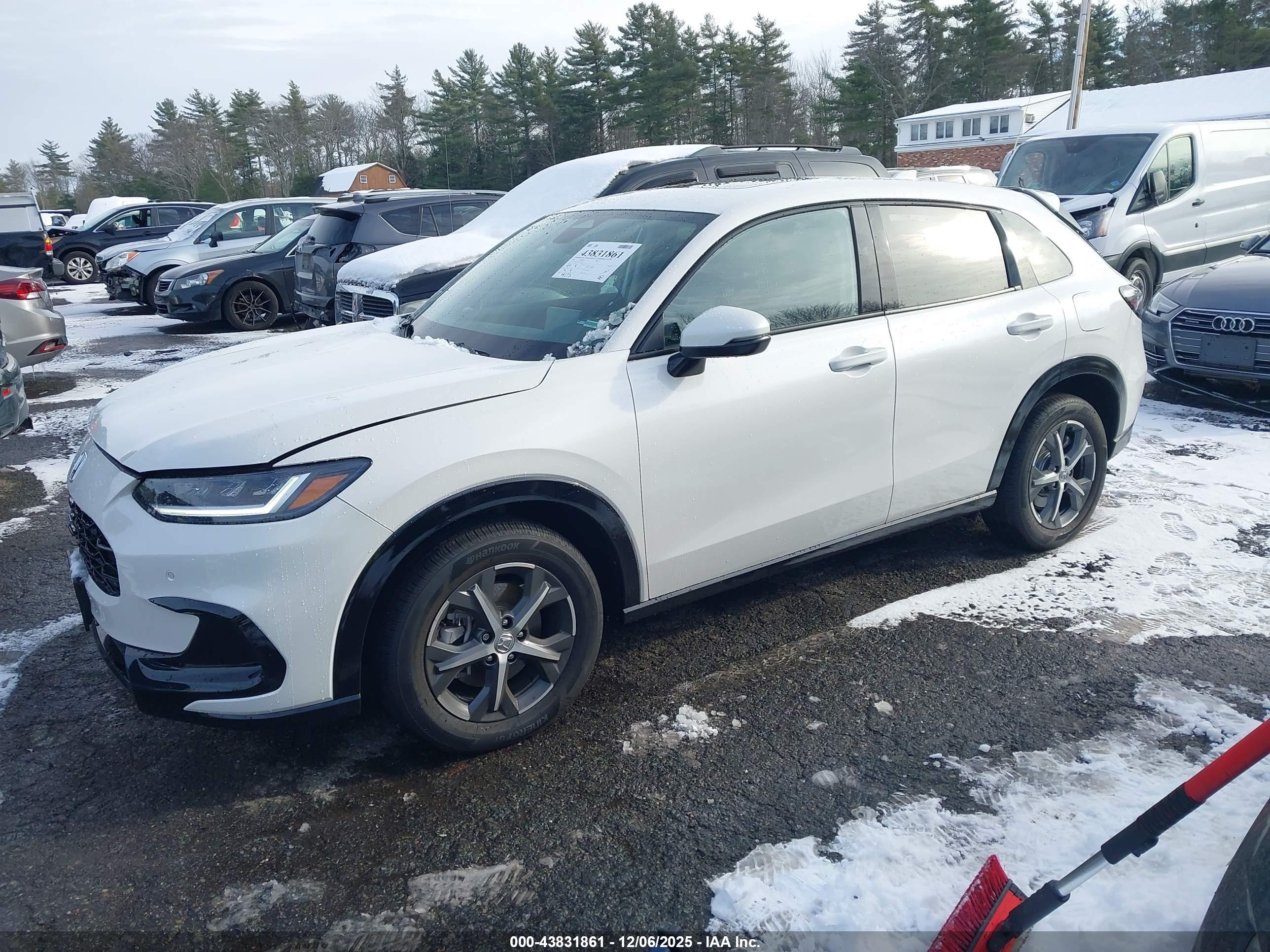 HONDA HR-V image 2