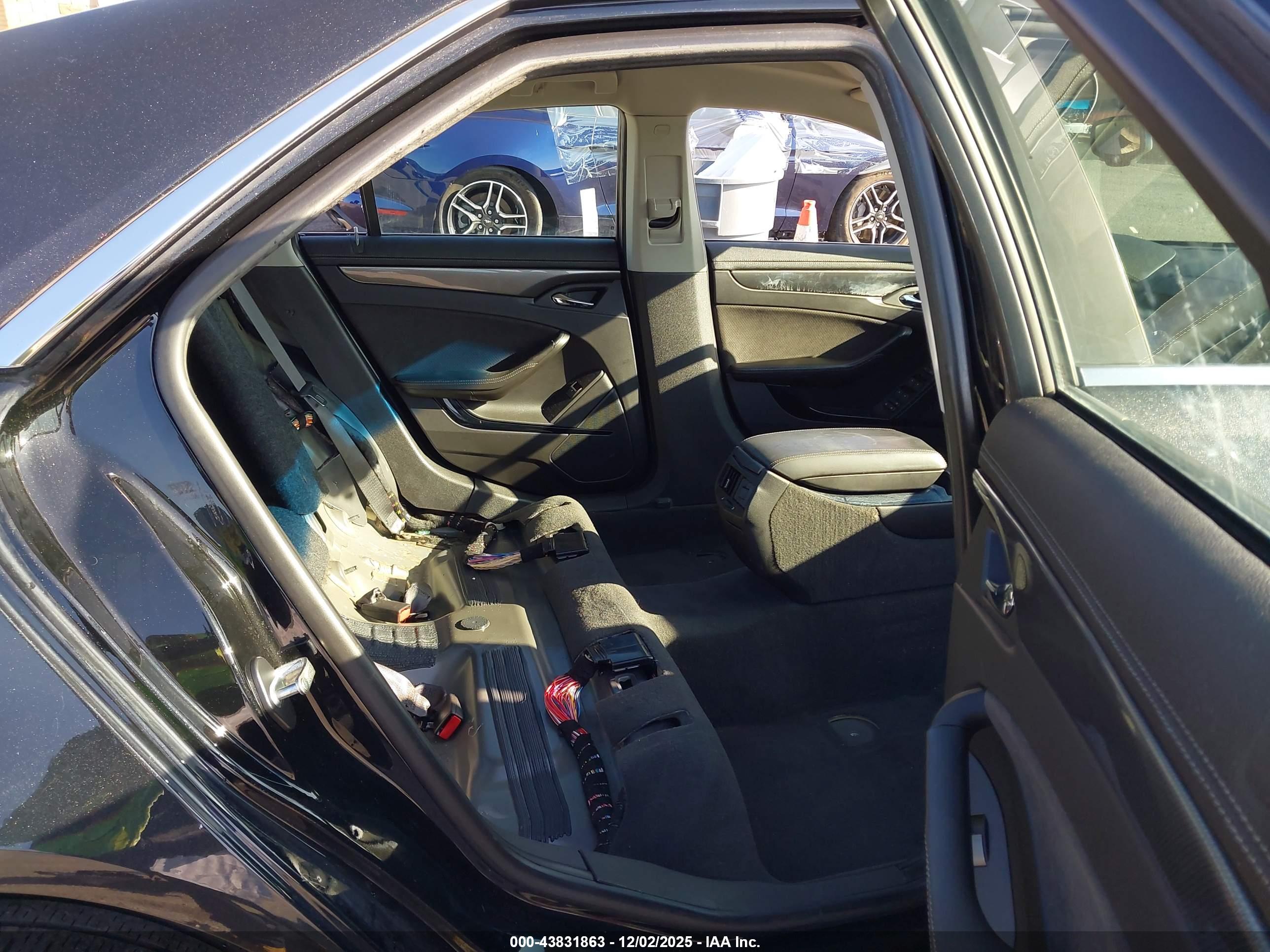 CADILLAC CTS-V image 8