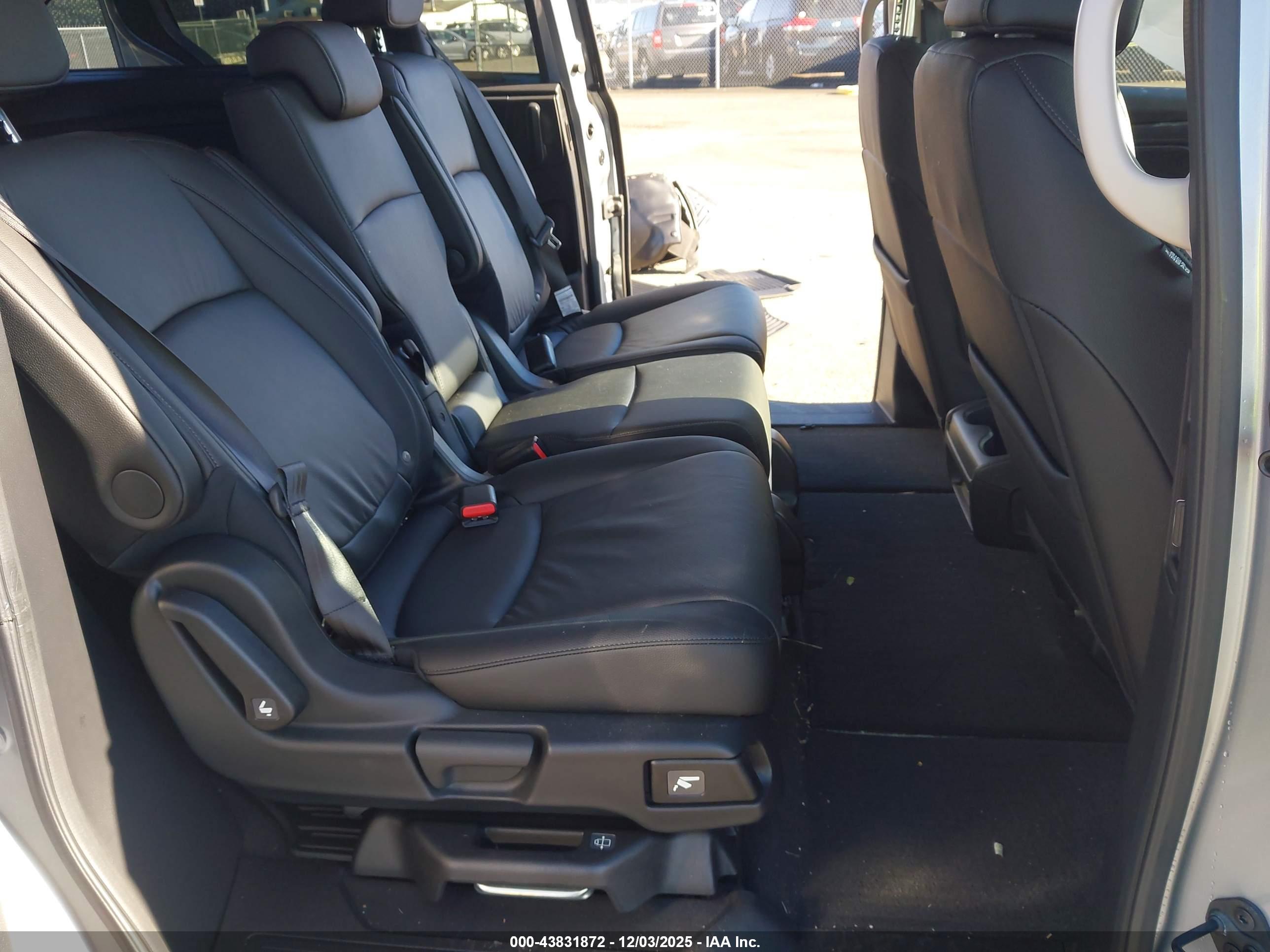 HONDA ODYSSEY image 8