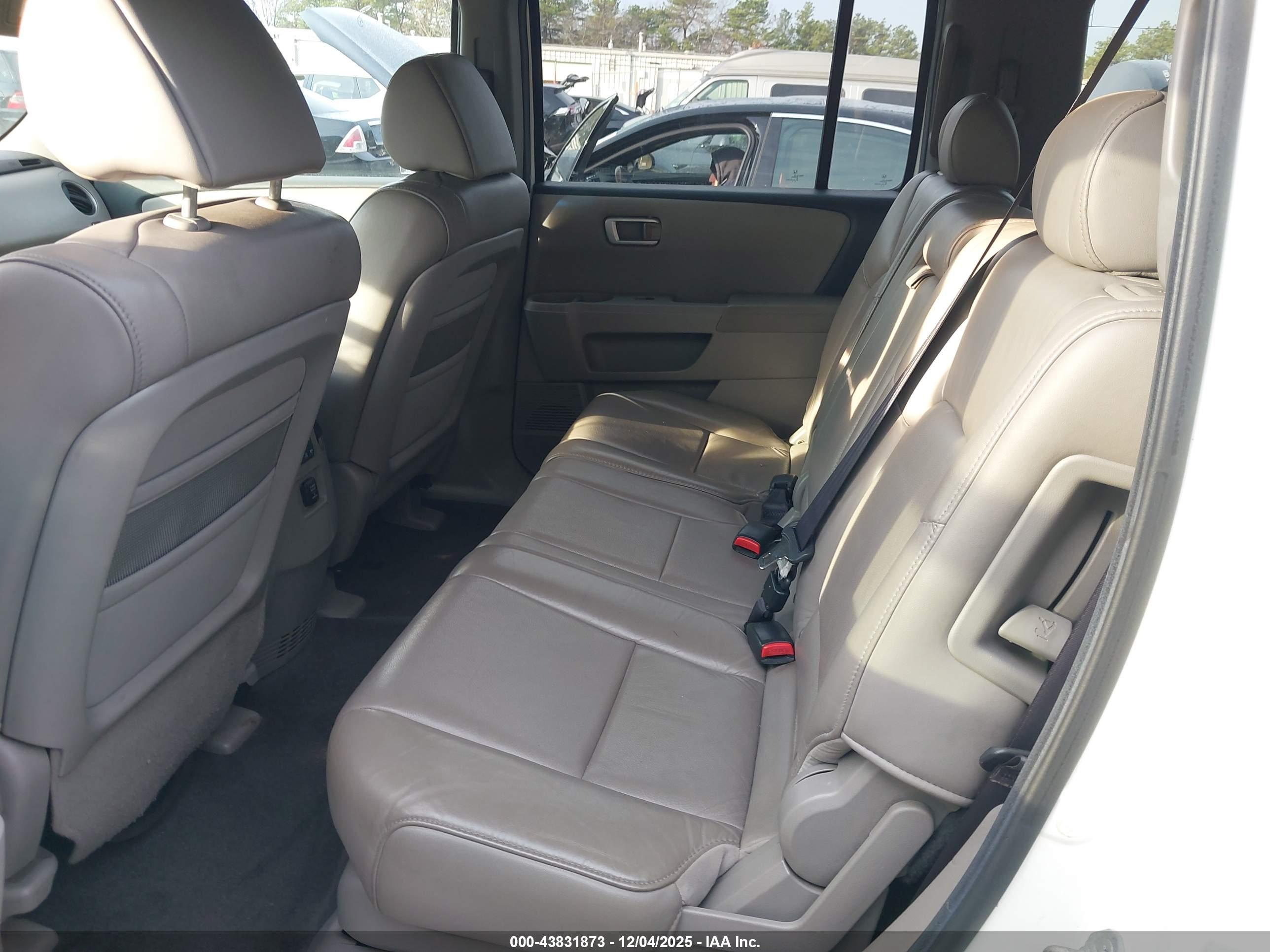 HONDA PILOT image 8