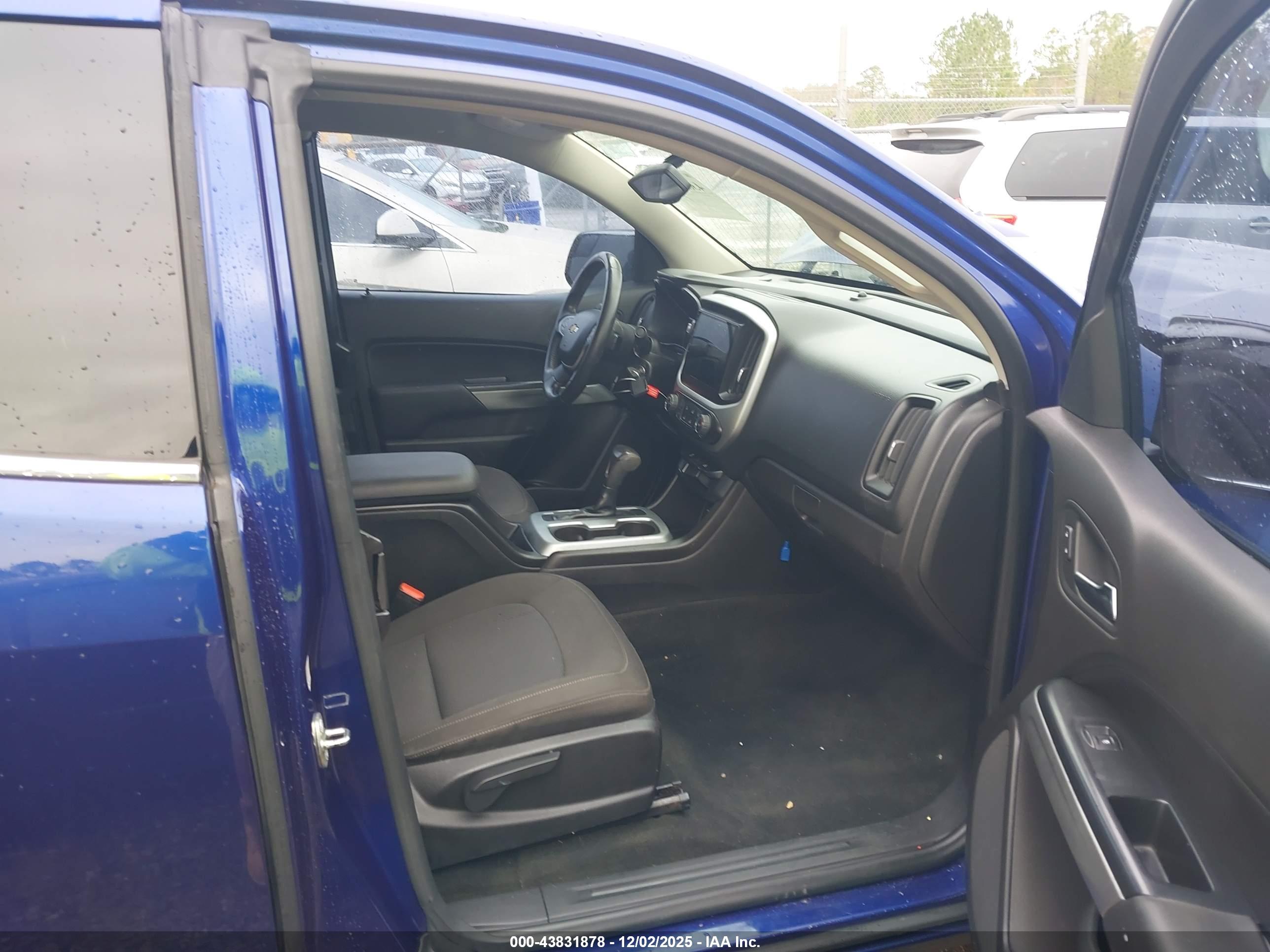CHEVROLET COLORADO image 5