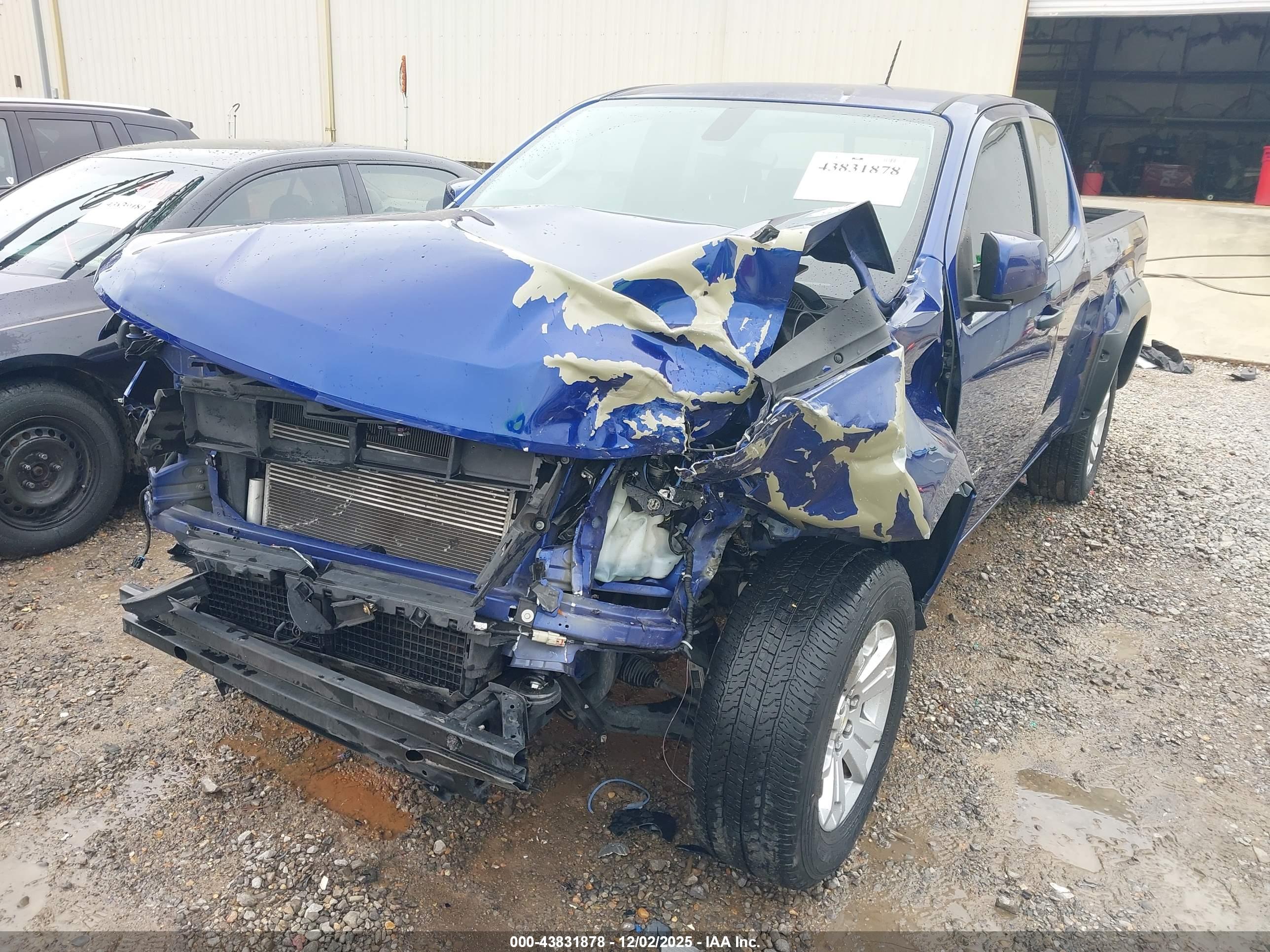 CHEVROLET COLORADO image 6