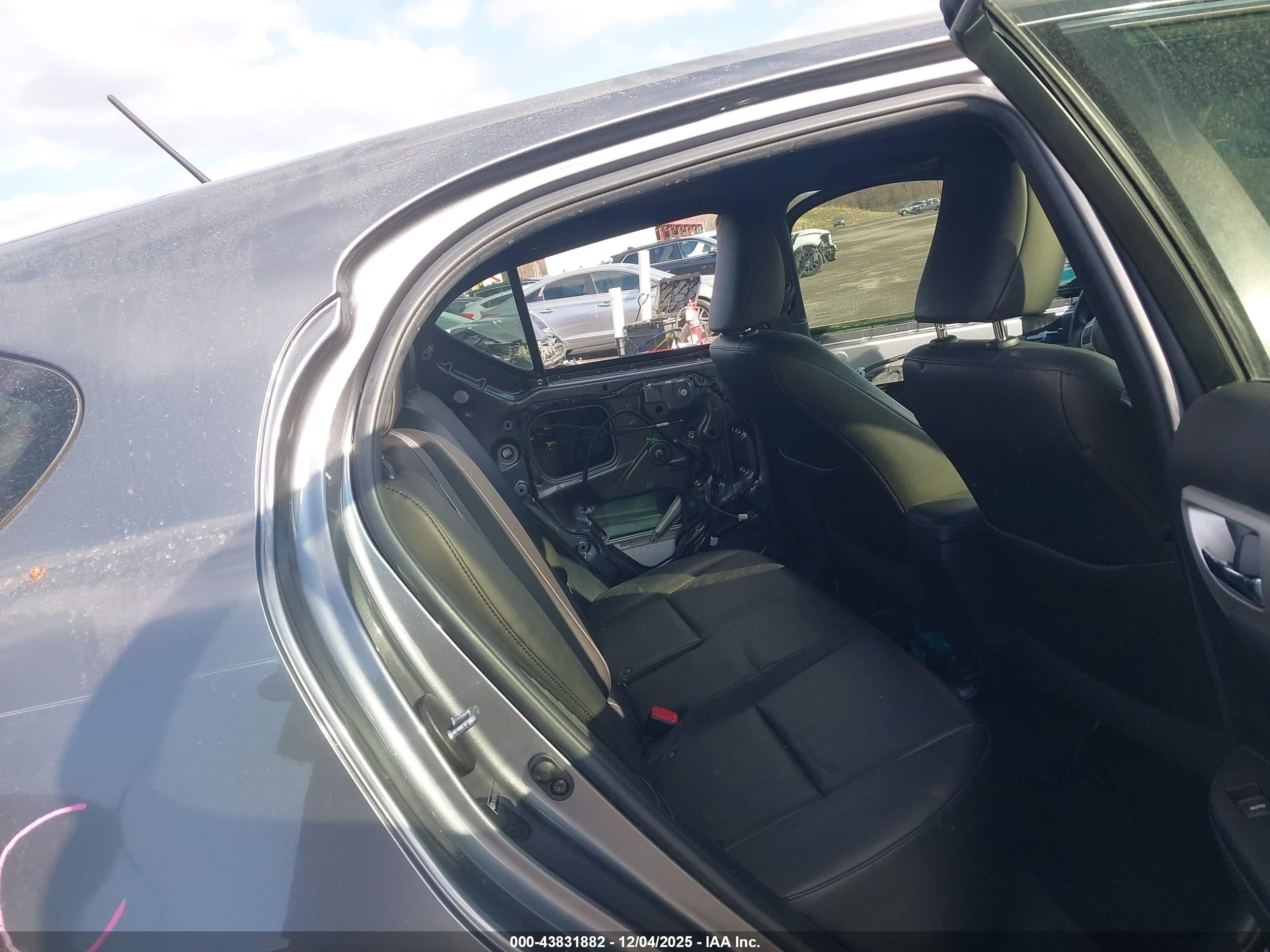LEXUS CT image 8