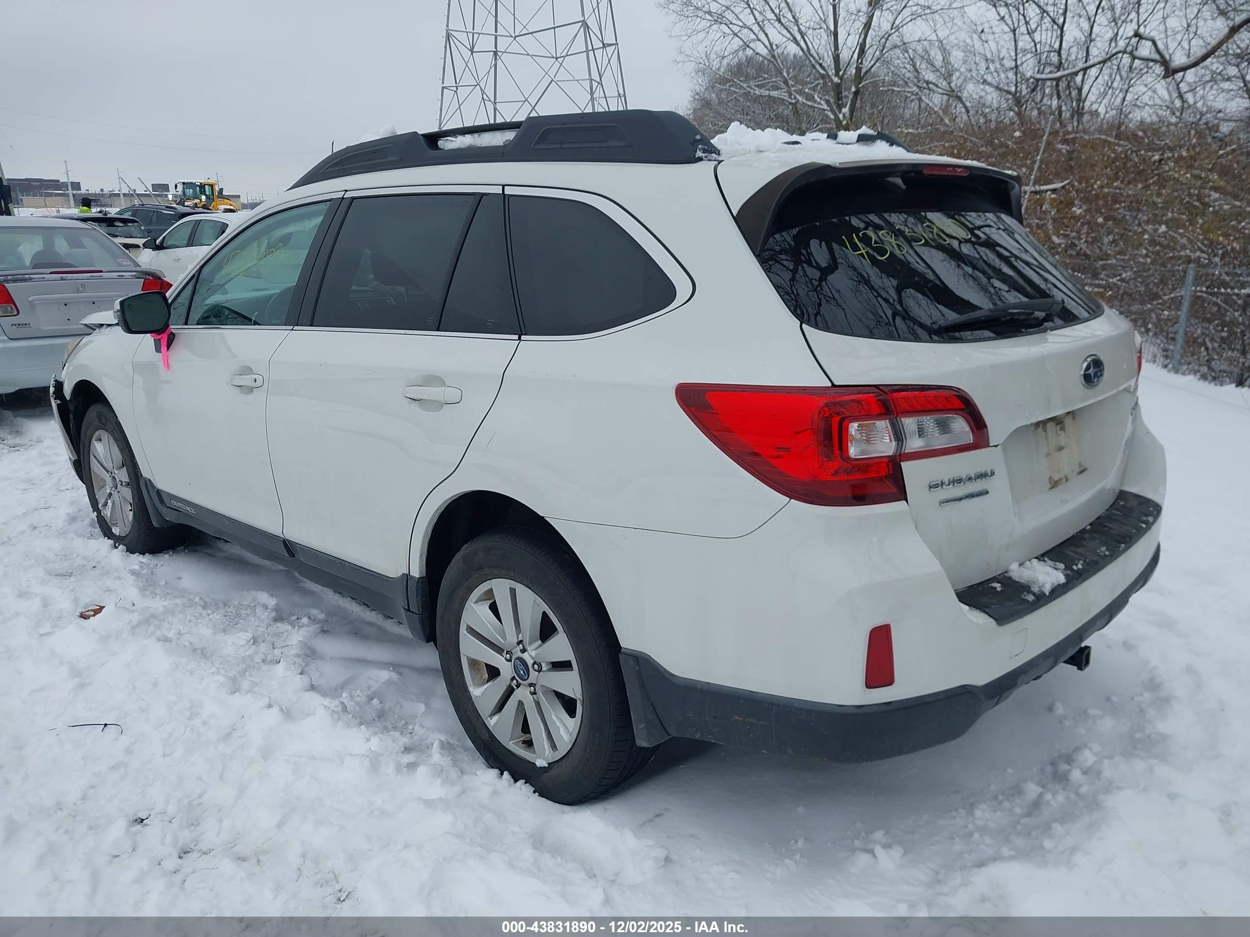 SUBARU OUTBACK image 3