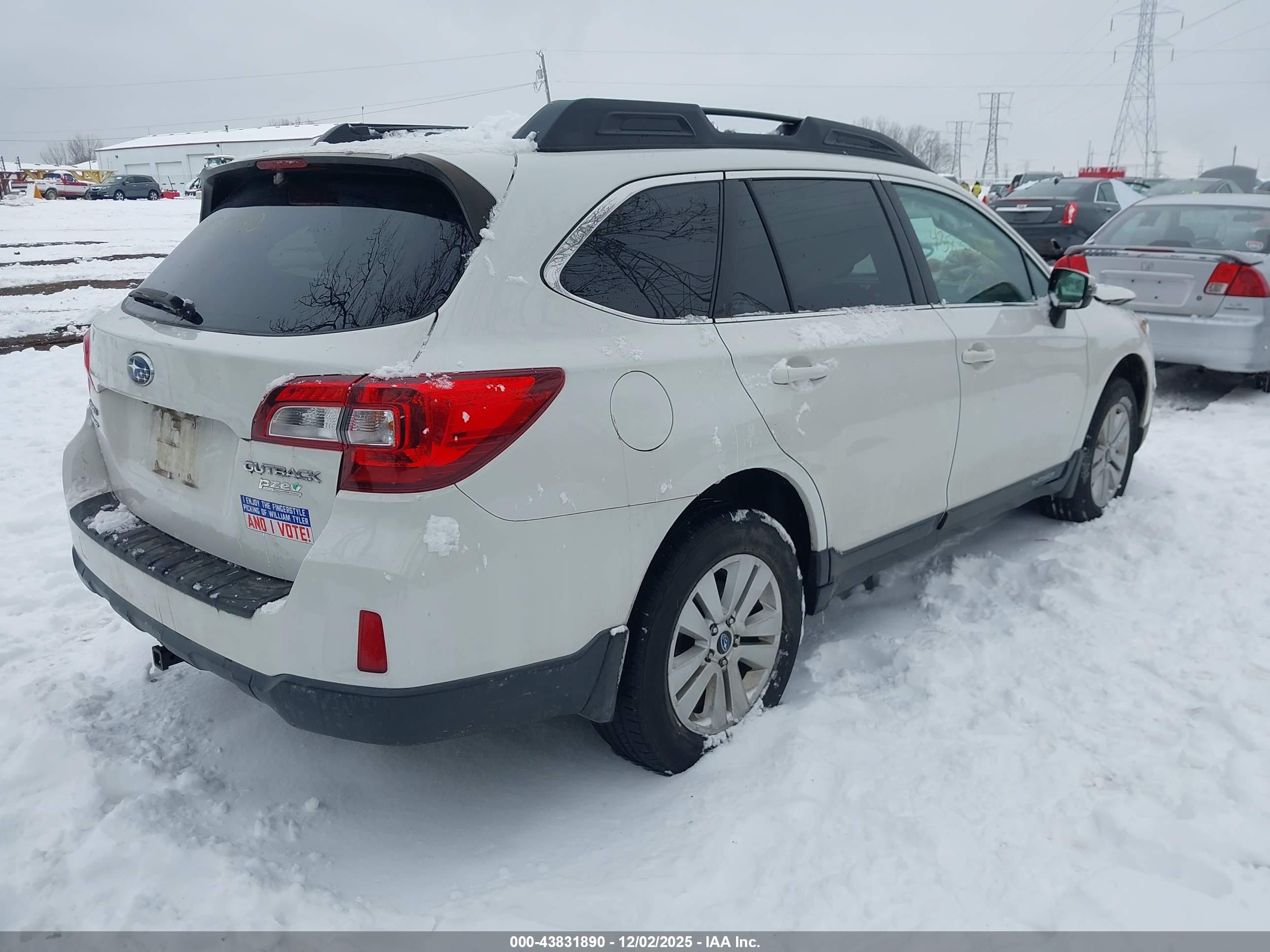 SUBARU OUTBACK image 4