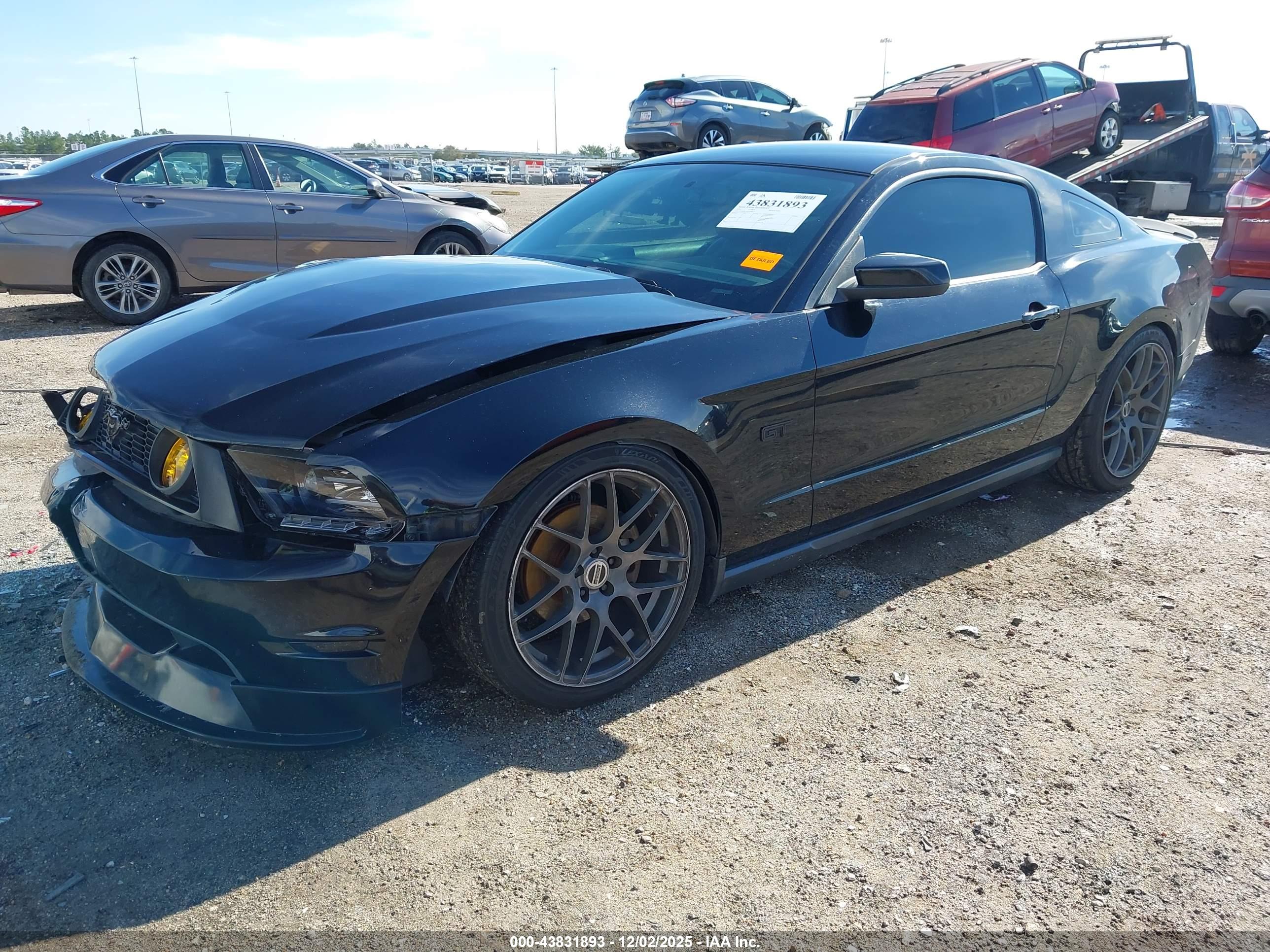 FORD MUSTANG image 2