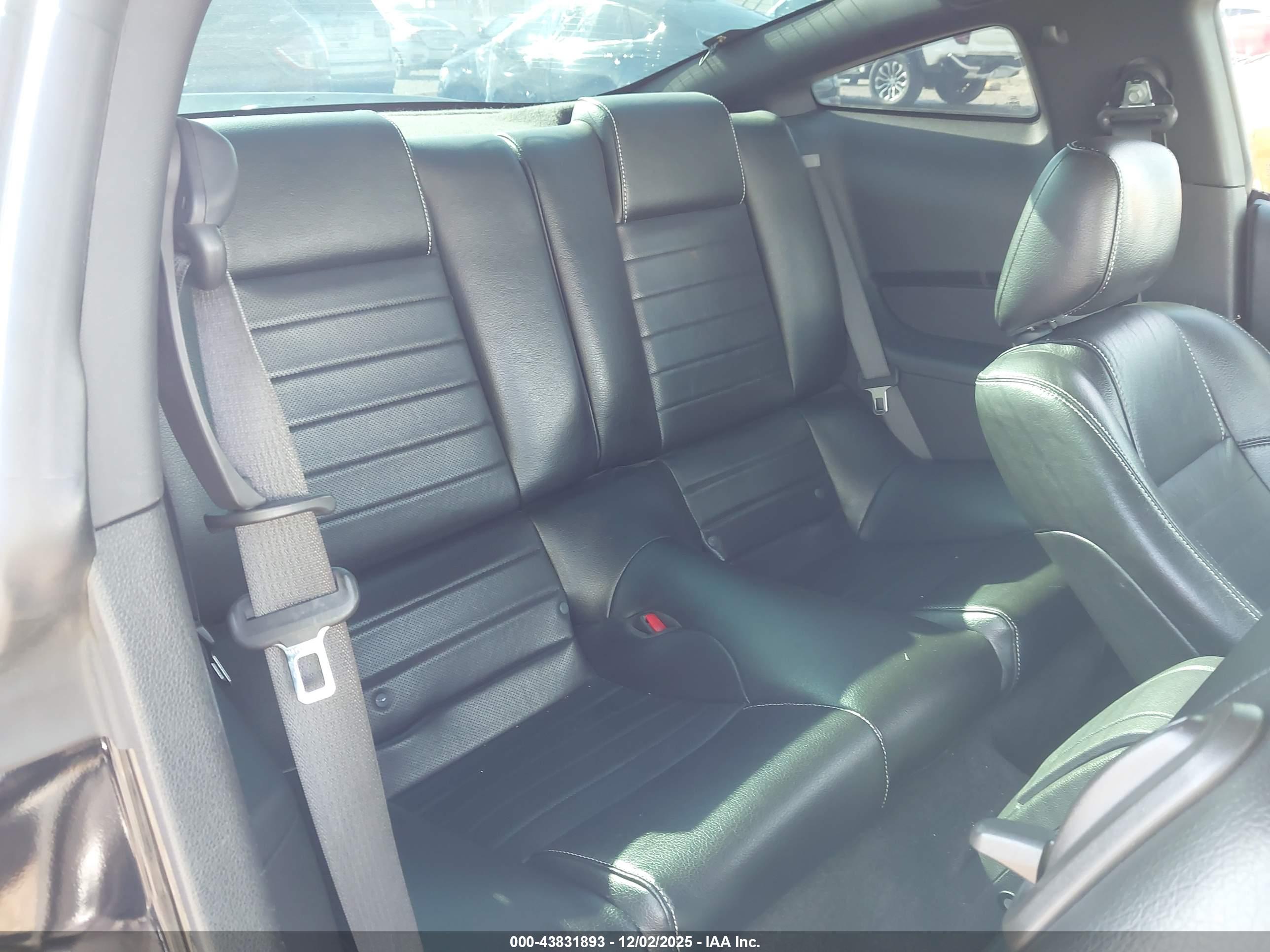 FORD MUSTANG image 8