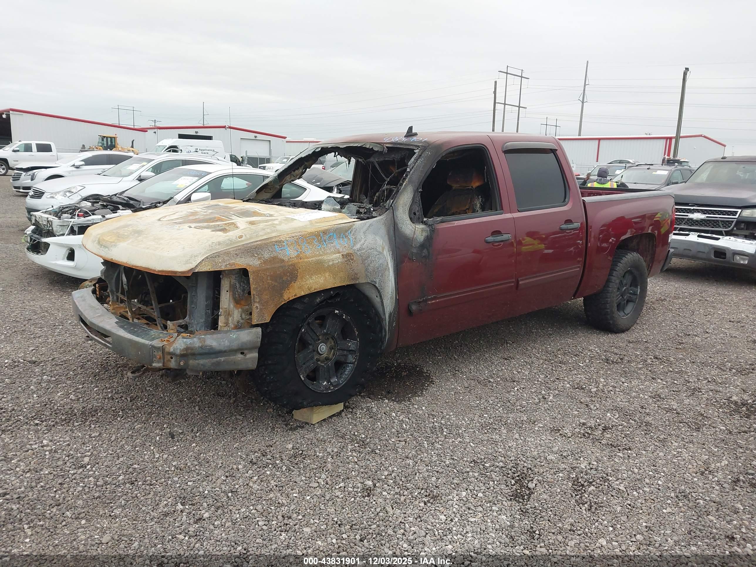 CHEVROLET SILVERADO image 2