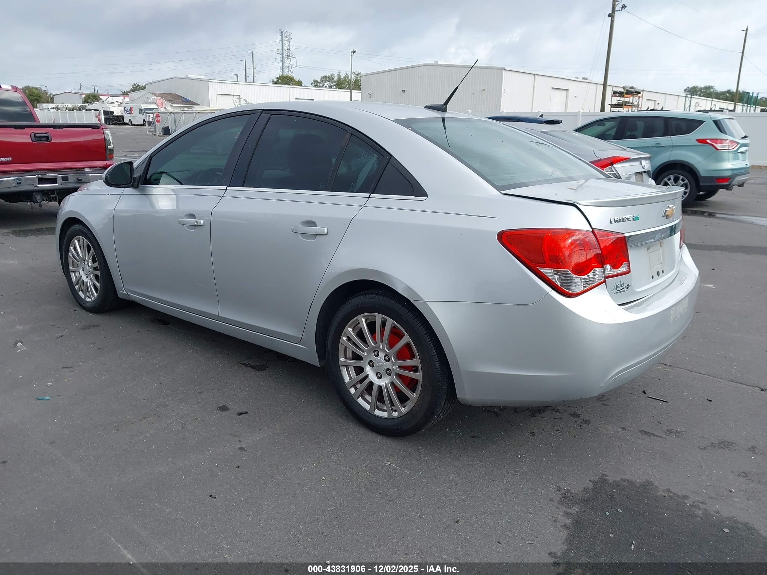CHEVROLET CRUZE image 3