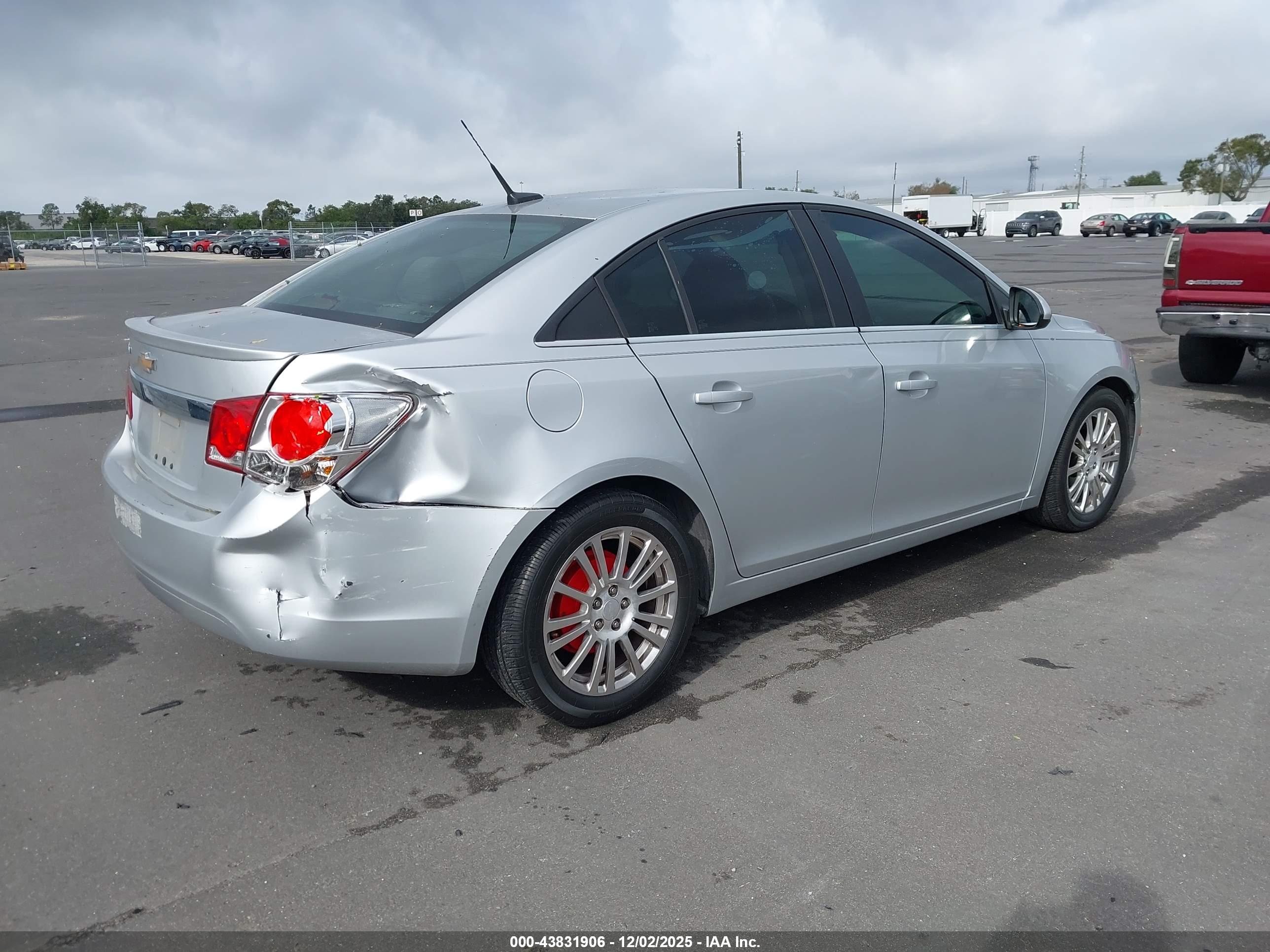 CHEVROLET CRUZE image 4