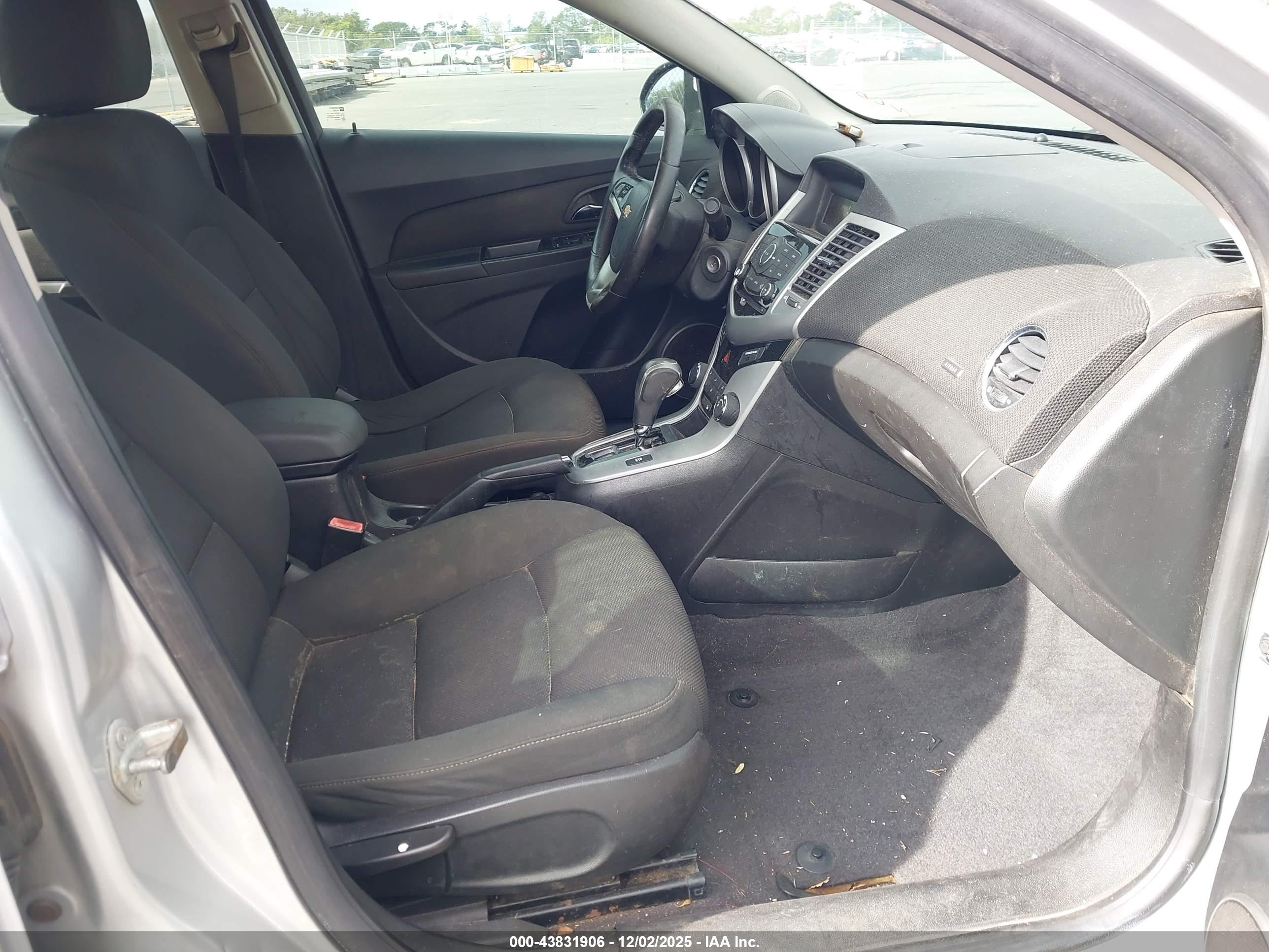 CHEVROLET CRUZE image 5