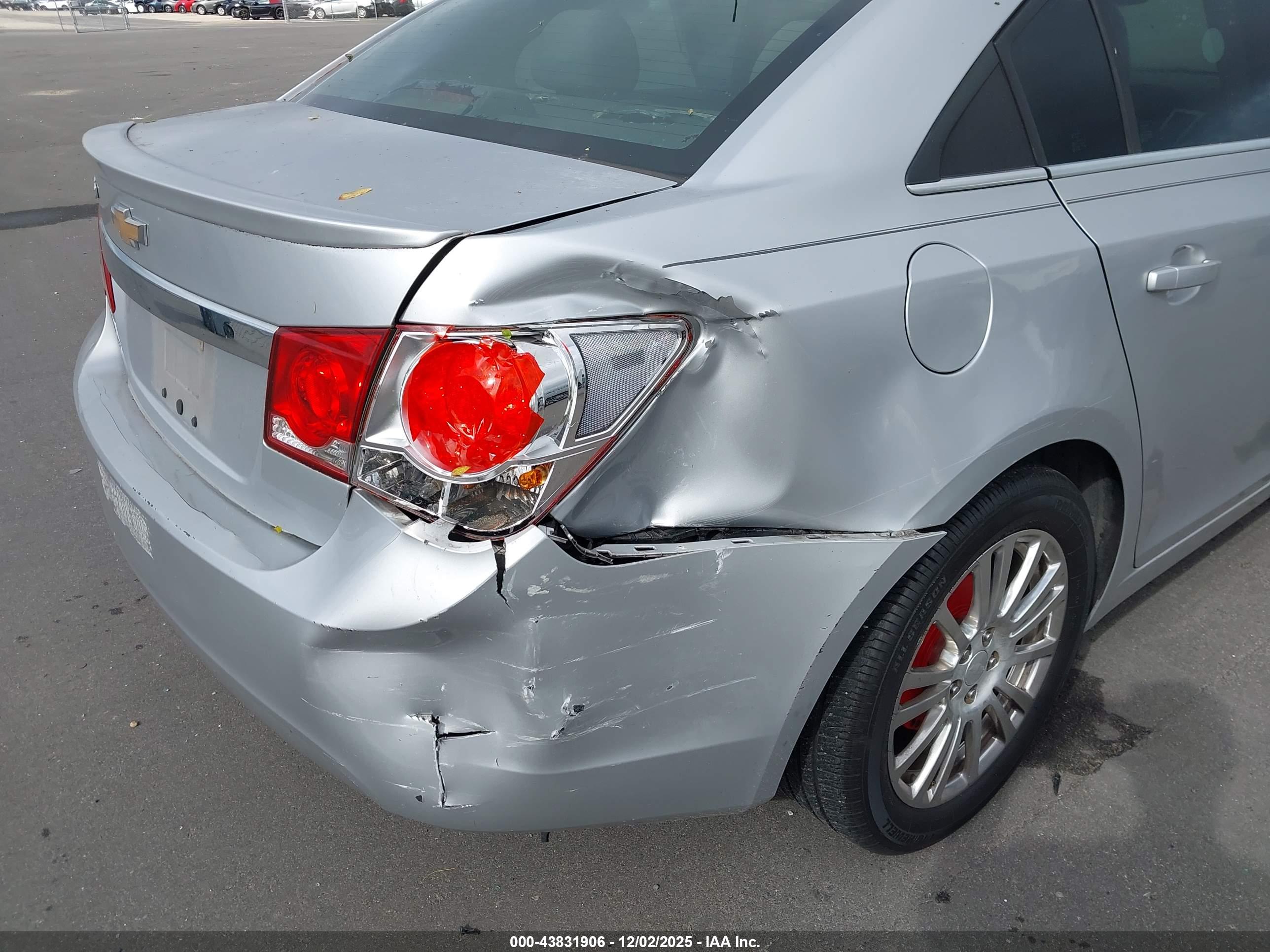 CHEVROLET CRUZE image 6
