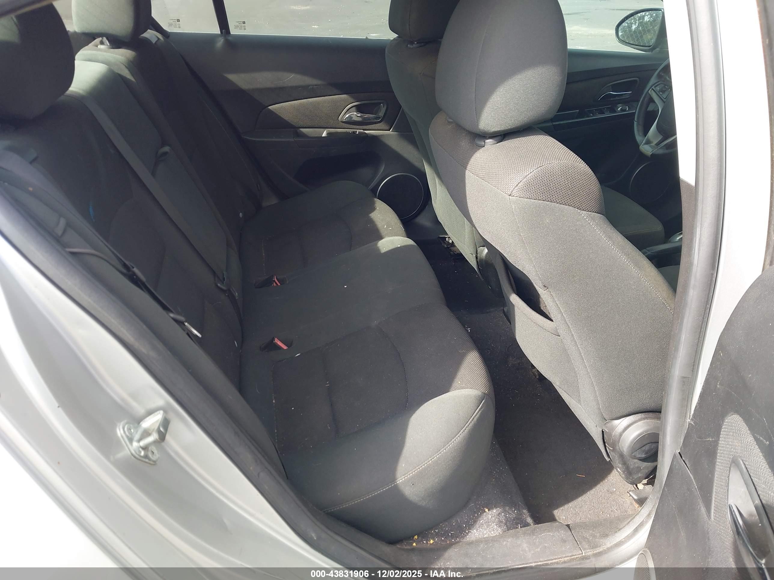 CHEVROLET CRUZE image 8