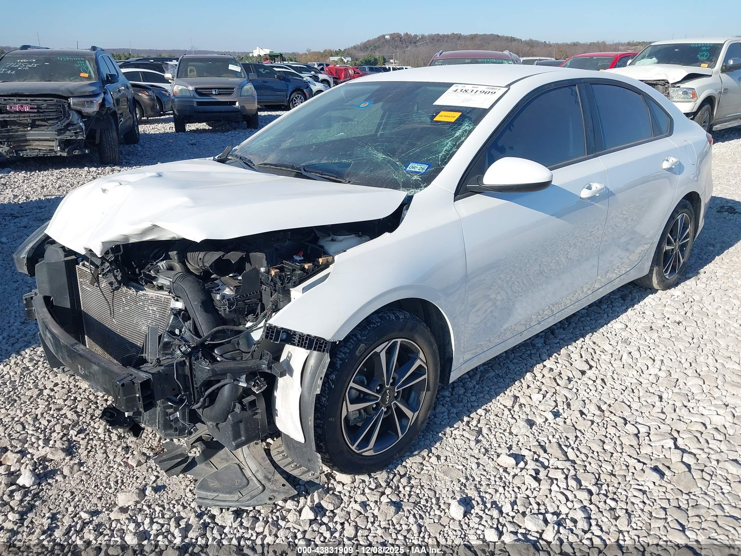KIA FORTE image 2