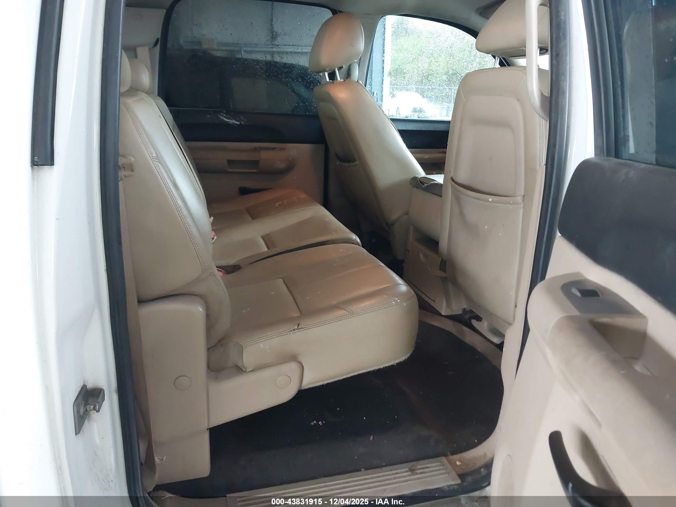 GMC SIERRA image 8