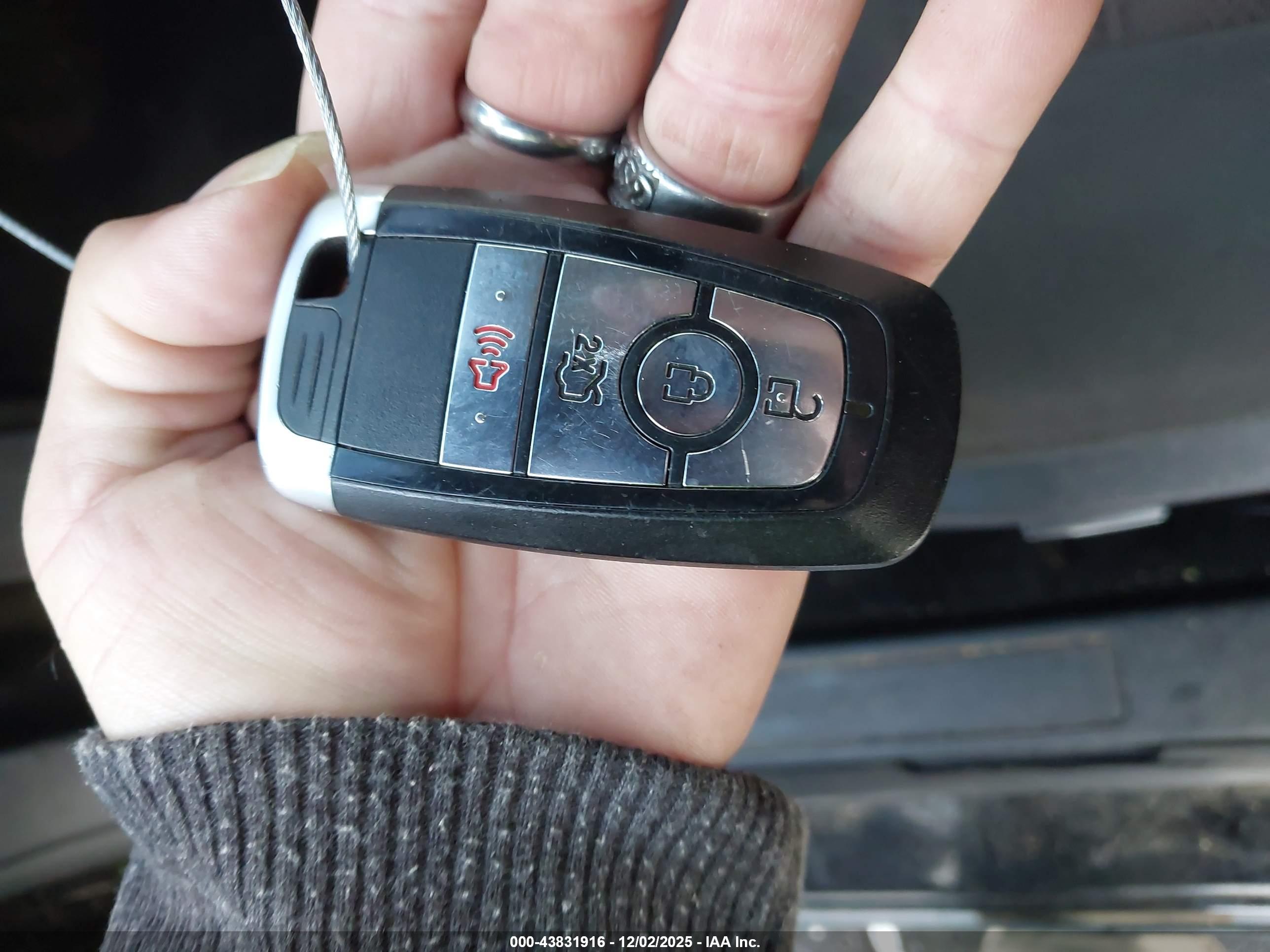 FORD FUSION image 11